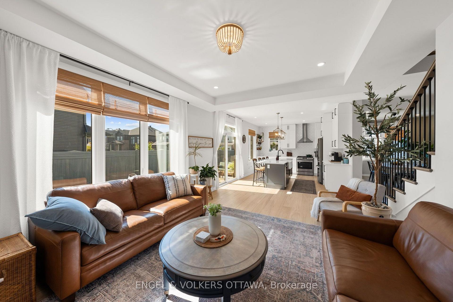 Photo 8 of 720 Coast Circle, Ottawa, Mahogany Community — HOMEH