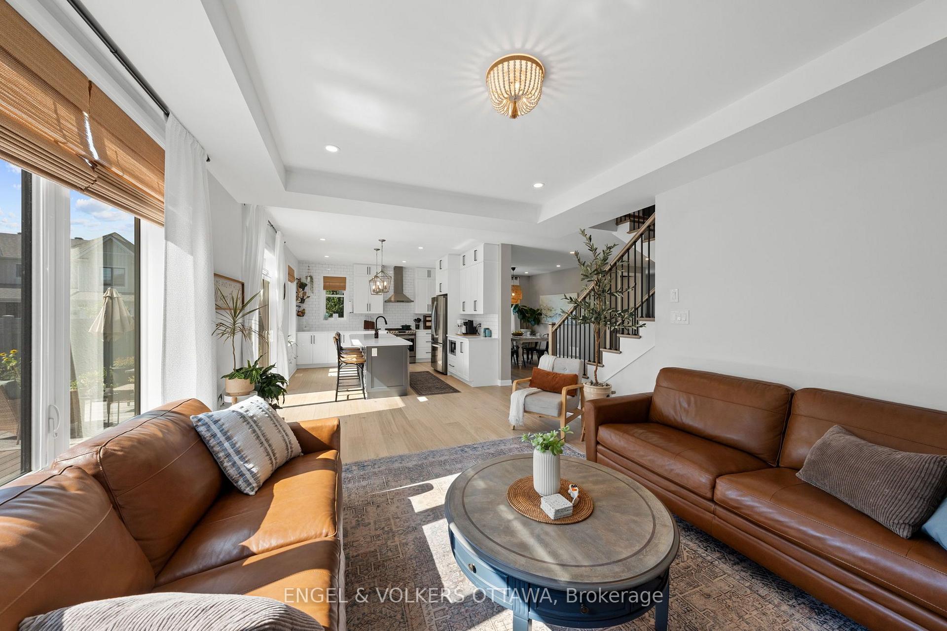 Photo 9 of 720 Coast Circle, Ottawa, Mahogany Community — HOMEH