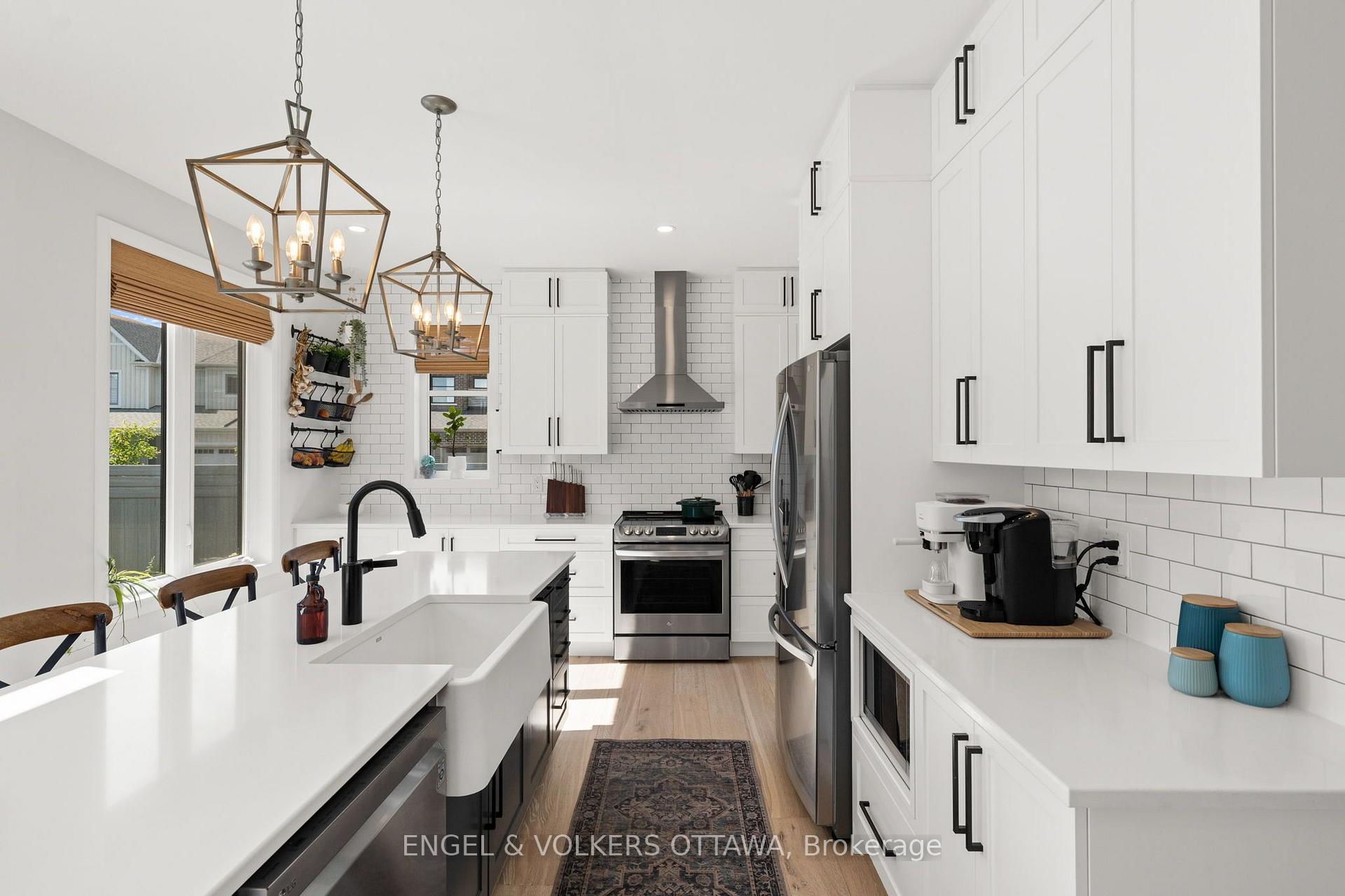 Photo 11 of 720 Coast Circle, Ottawa, Mahogany Community — HOMEH
