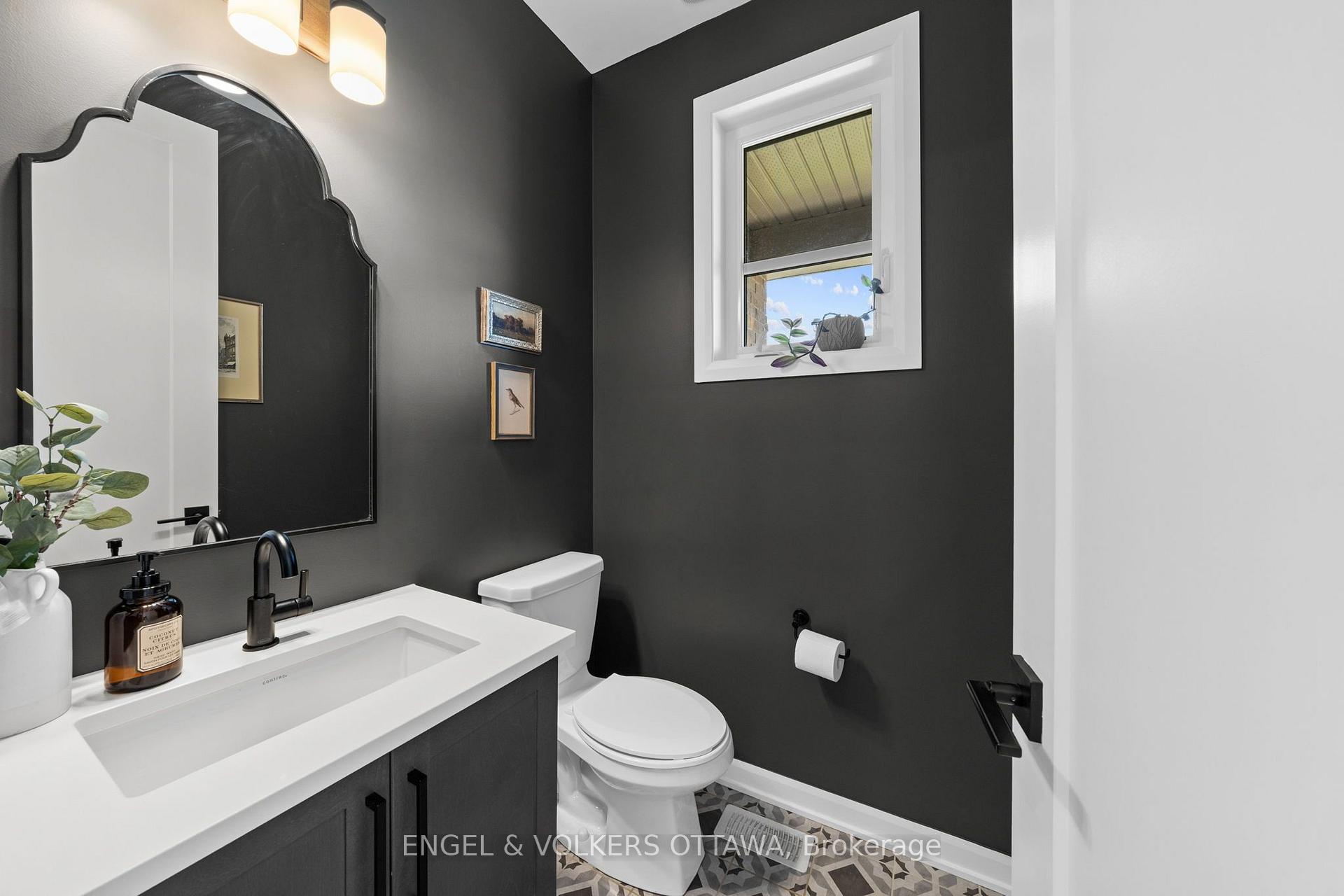Photo 17 of 720 Coast Circle, Ottawa, Mahogany Community — HOMEH