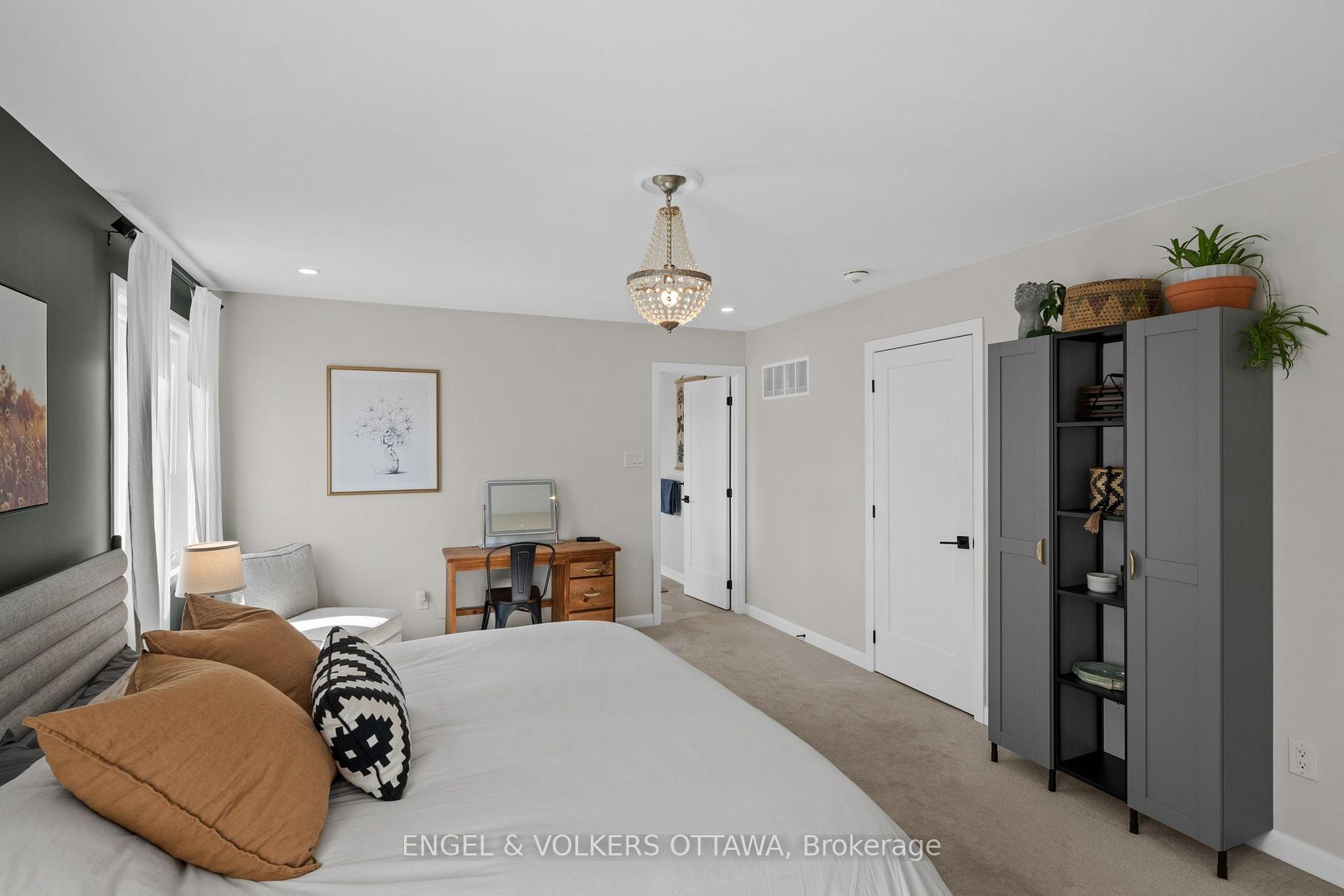 Photo 25 of 720 Coast Circle, Ottawa, Mahogany Community — HOMEH