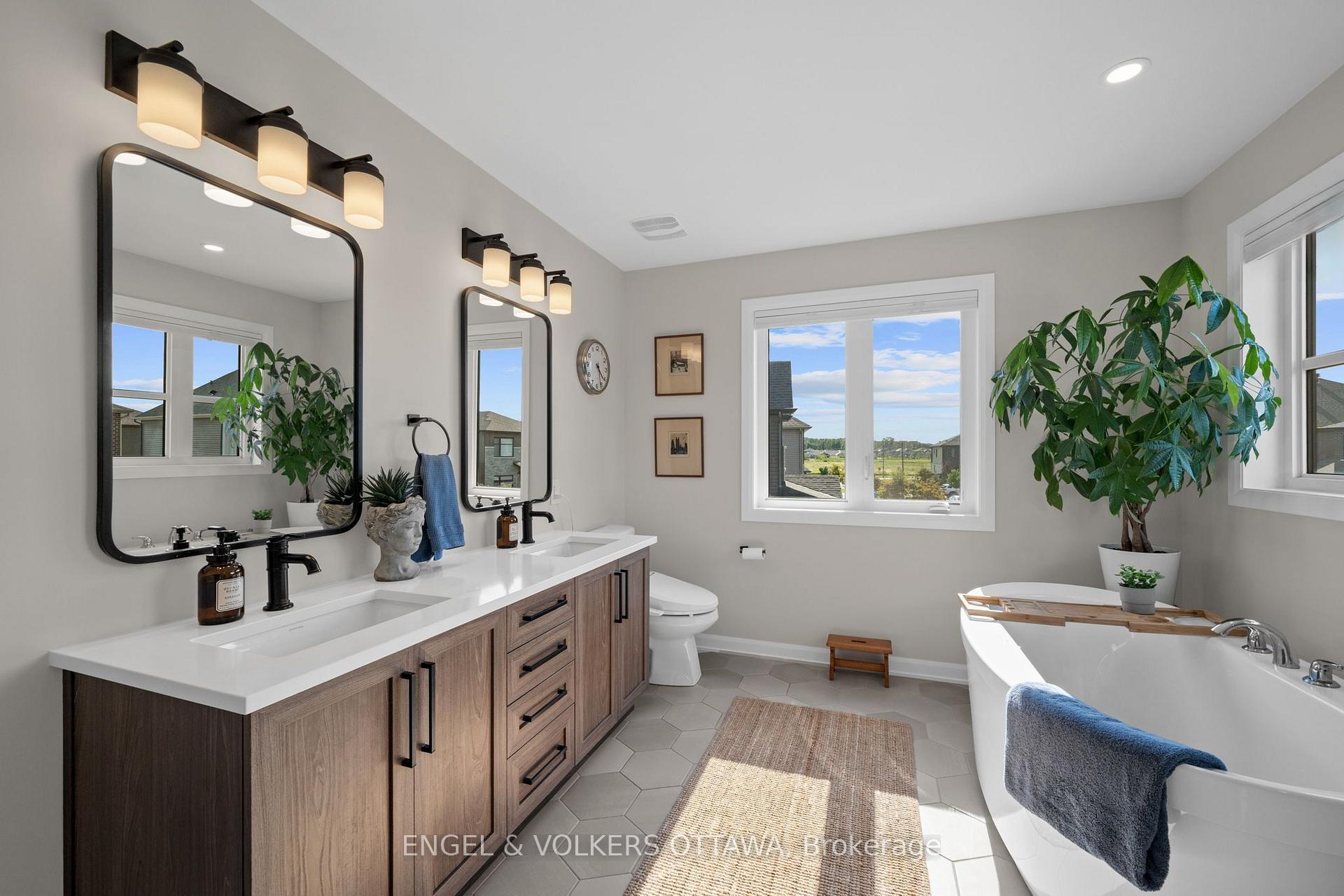 Photo 26 of 720 Coast Circle, Ottawa, Mahogany Community — HOMEH
