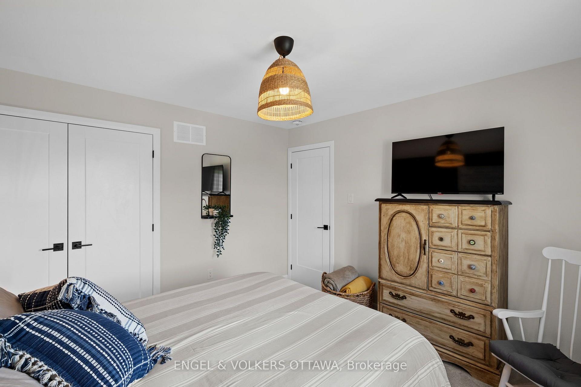 Photo 34 of 720 Coast Circle, Ottawa, Mahogany Community — HOMEH