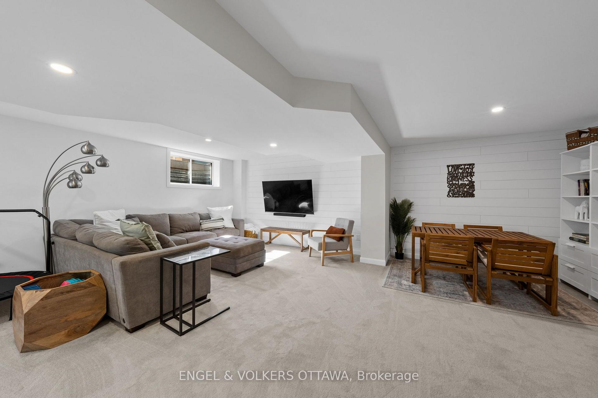 Photo 36 of 720 Coast Circle, Ottawa, Mahogany Community — HOMEH