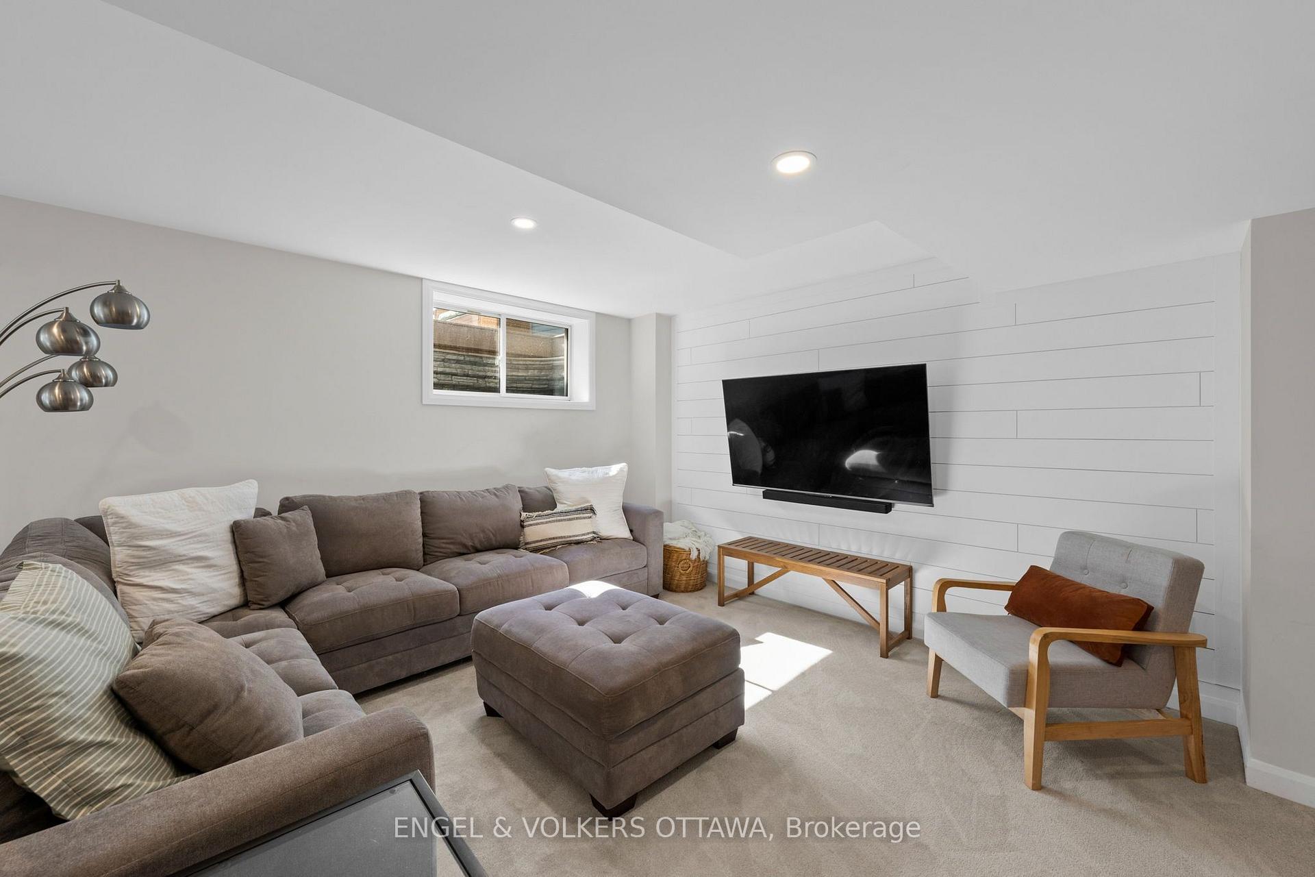 Photo 37 of 720 Coast Circle, Ottawa, Mahogany Community — HOMEH