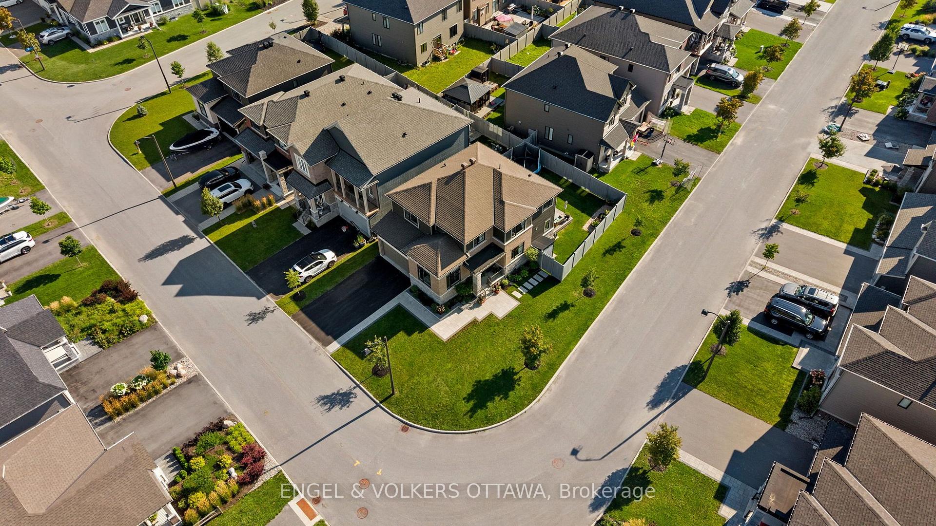 Photo 48 of 720 Coast Circle, Ottawa, Mahogany Community — HOMEH