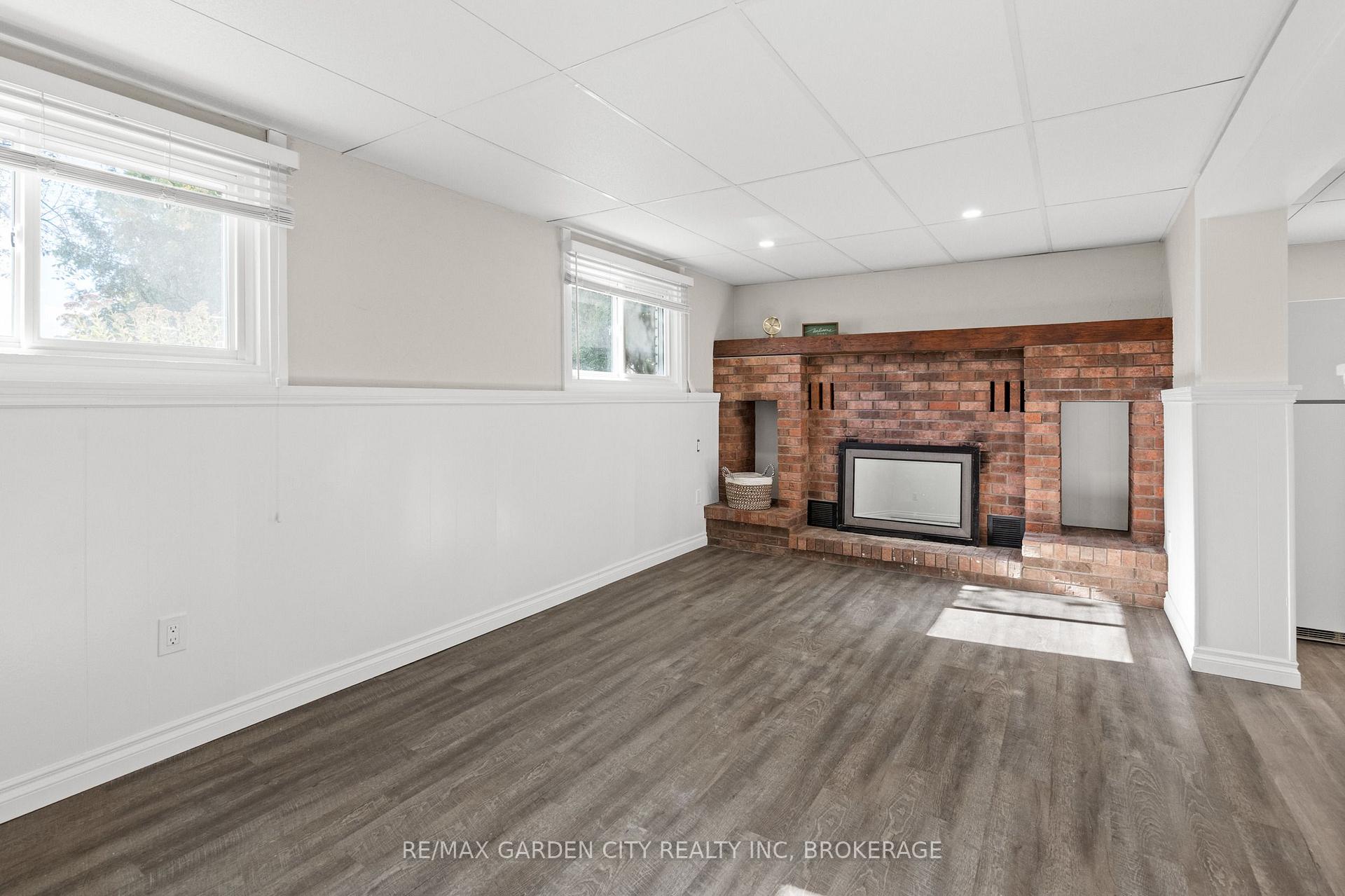 Photo 11 of 49 Bendingroad Crescent, St. Catharines, Lakeport — HOMEH