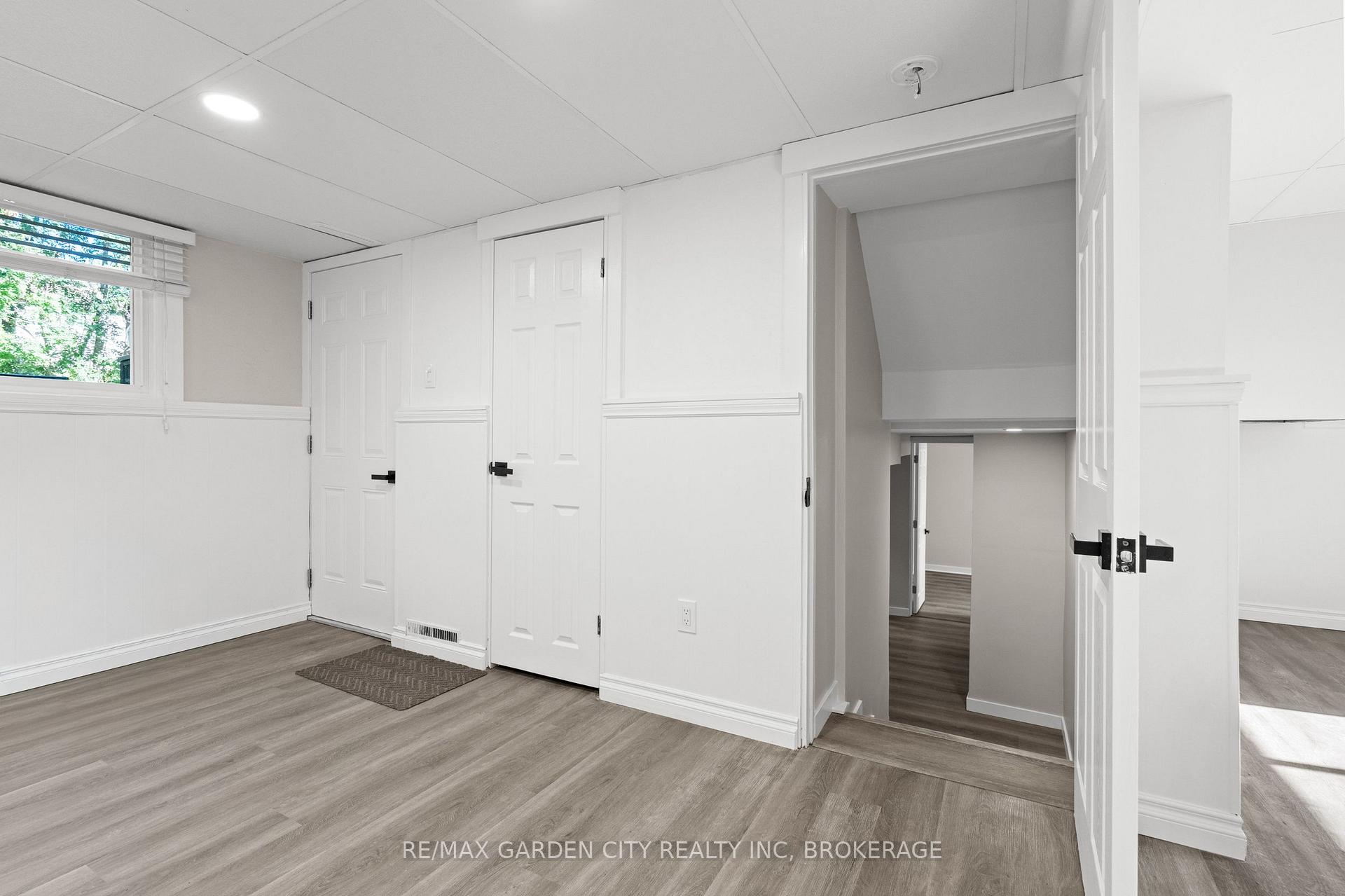 Photo 16 of 49 Bendingroad Crescent, St. Catharines, Lakeport — HOMEH