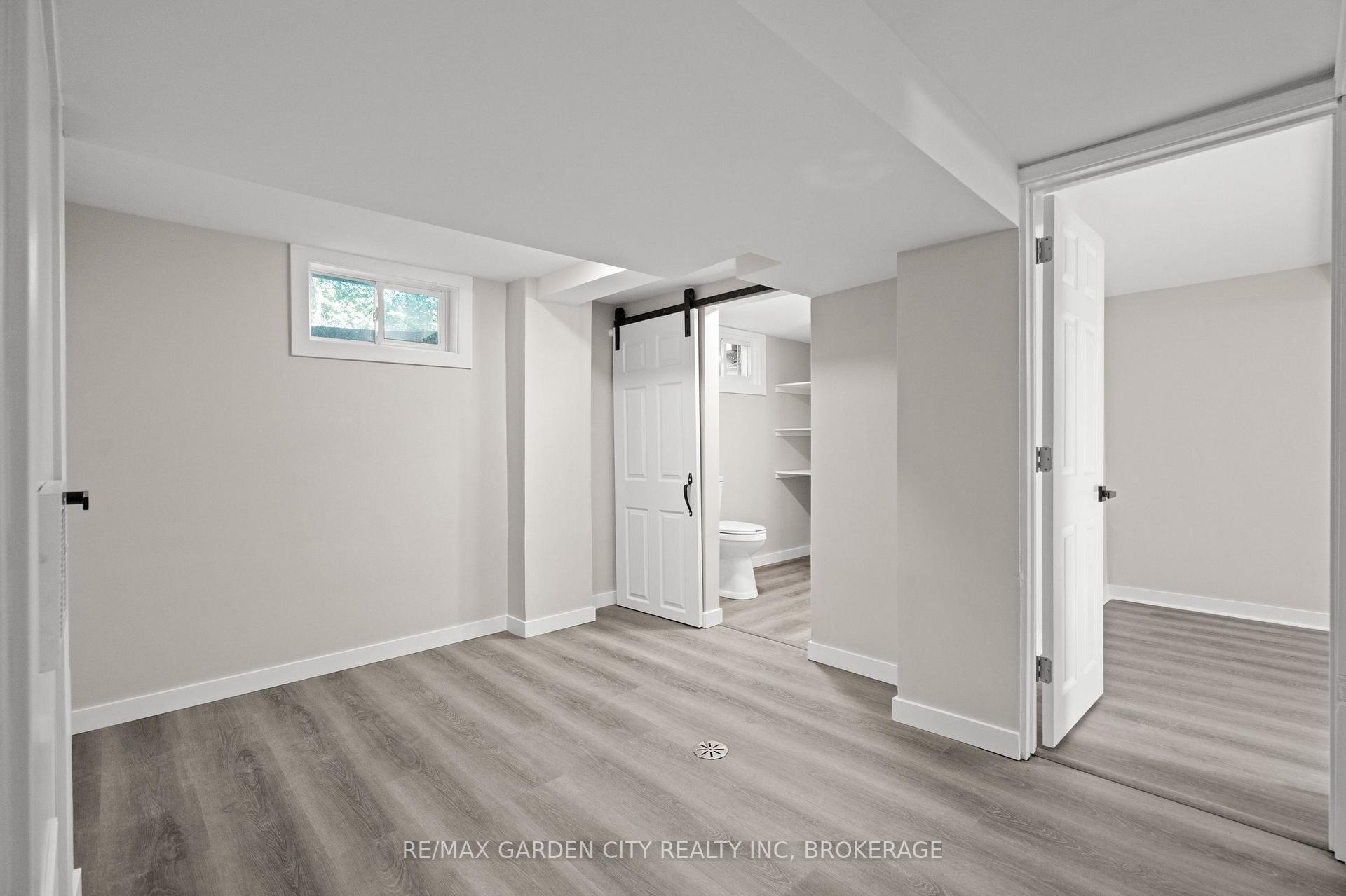 Photo 18 of 49 Bendingroad Crescent, St. Catharines, Lakeport — HOMEH