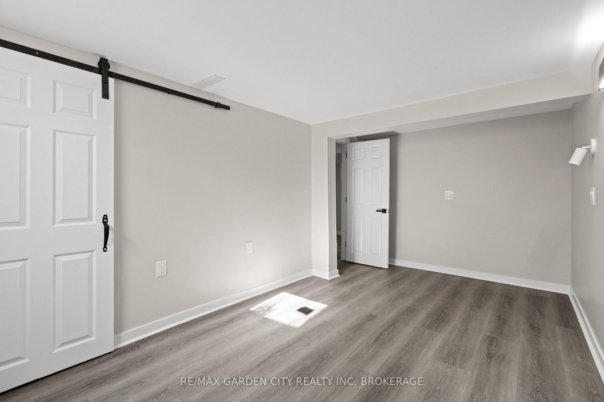 Photo 27 of 49 Bendingroad Crescent, St. Catharines, Lakeport — HOMEH