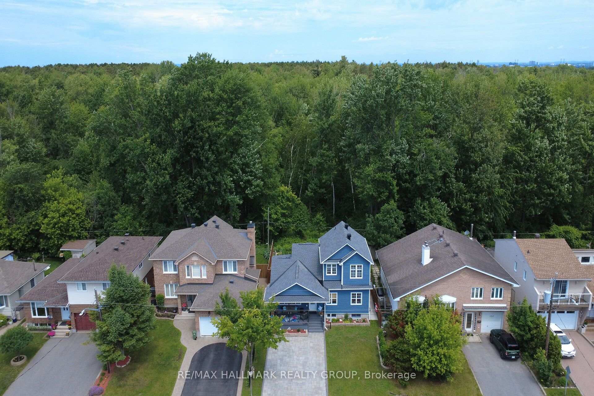 Photo 3 of 1965 Rosebella Avenue, Ottawa, Blossom Park/Leitrim — HOMEH