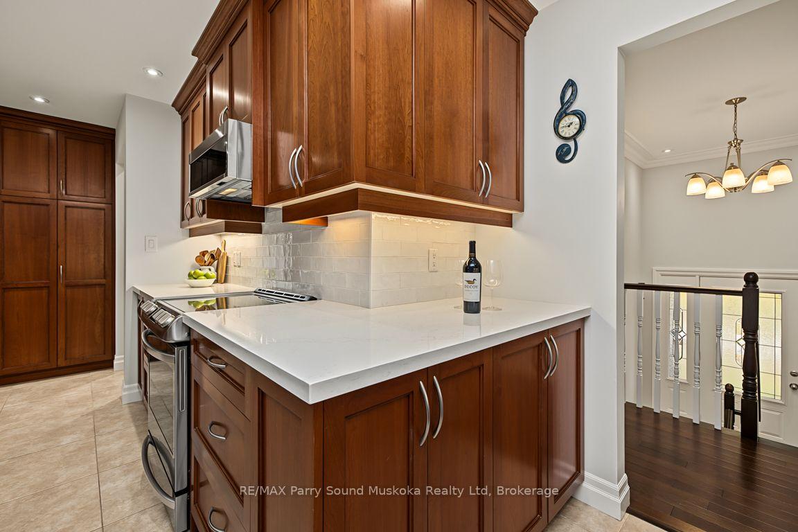 Photo 15 of 8 Ansley Street, Parry Sound — HOMEH