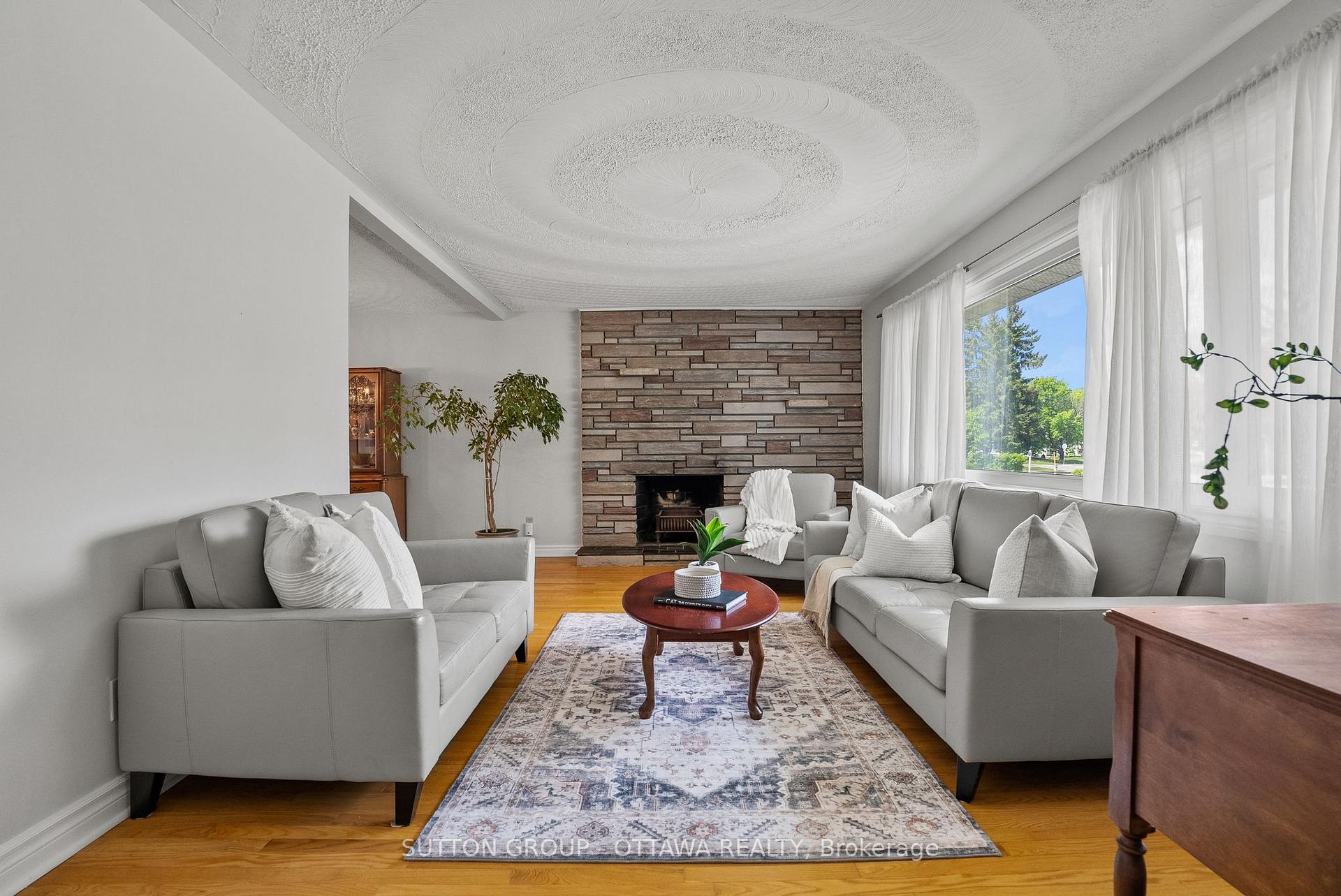 Photo 6 of 45 Larkspur Drive, Ottawa, Lynwood Village — HOMEH