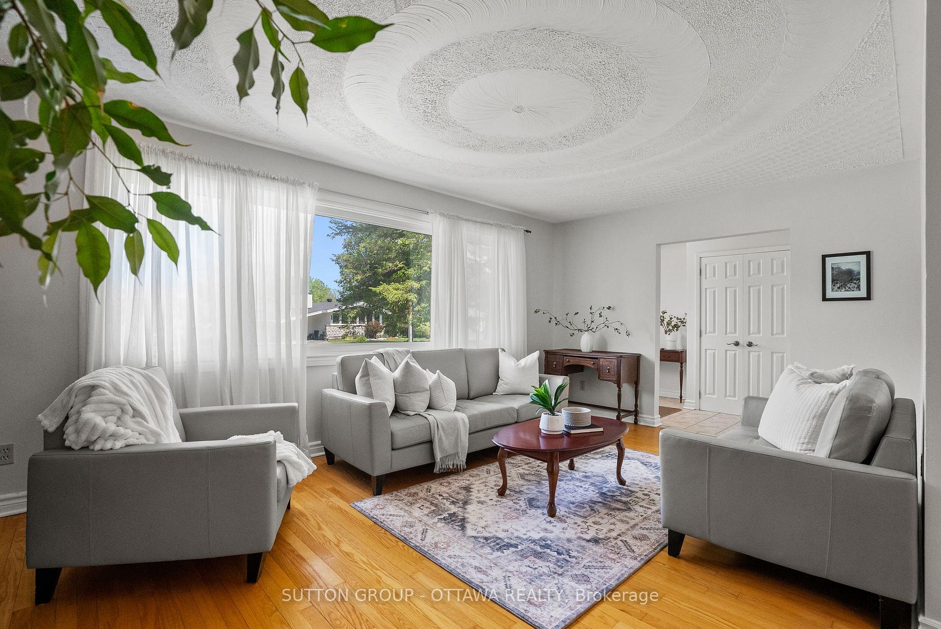 Photo 8 of 45 Larkspur Drive, Ottawa, Lynwood Village — HOMEH