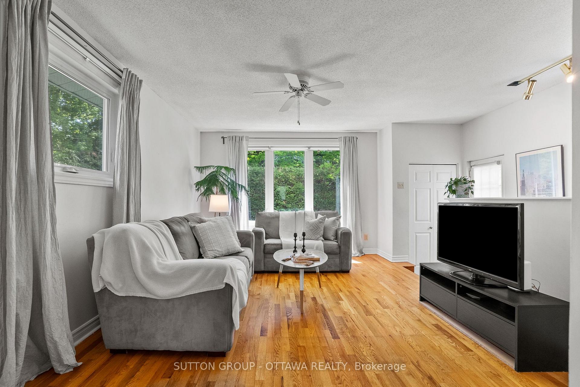 Photo 18 of 45 Larkspur Drive, Ottawa, Lynwood Village — HOMEH
