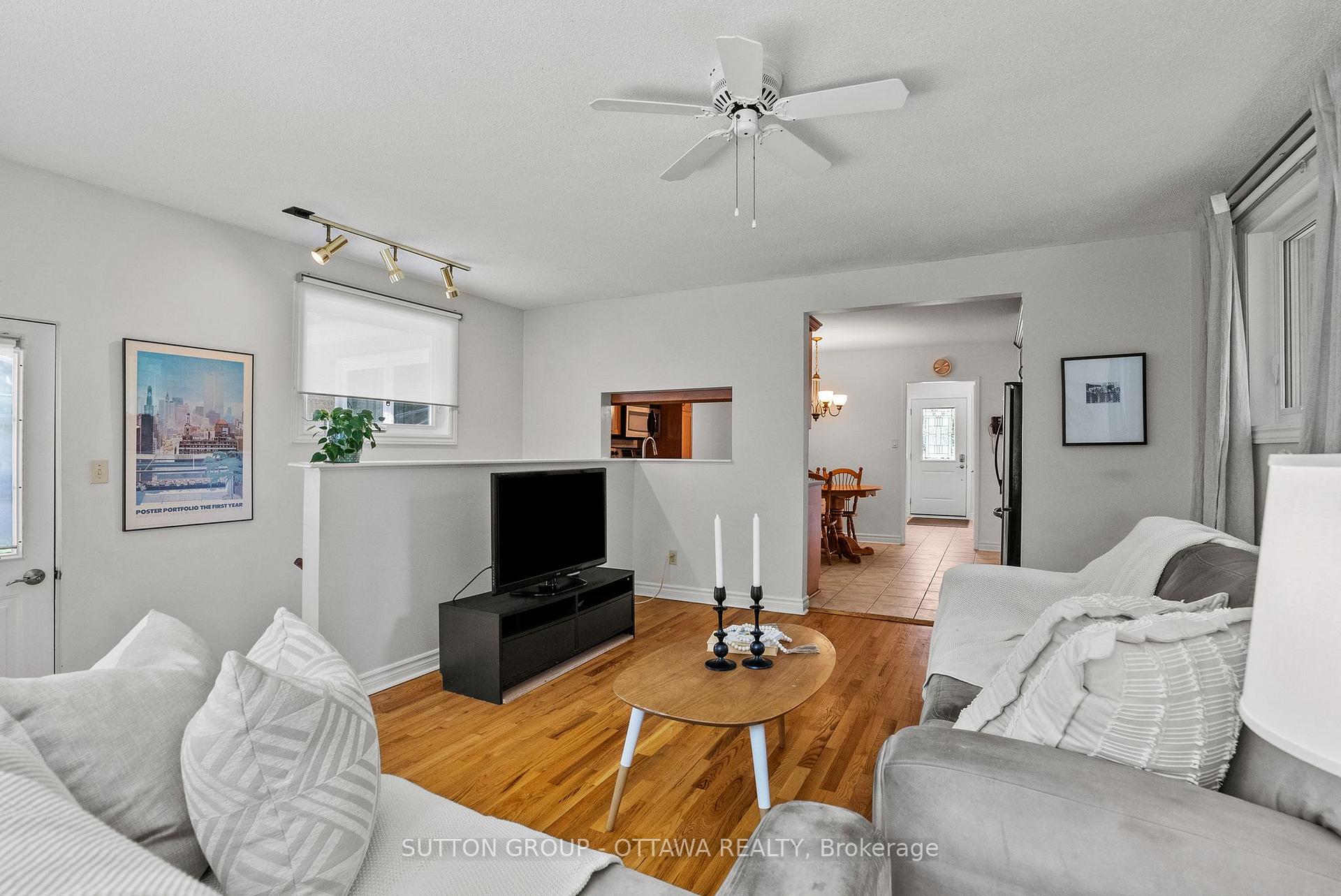 Photo 20 of 45 Larkspur Drive, Ottawa, Lynwood Village — HOMEH