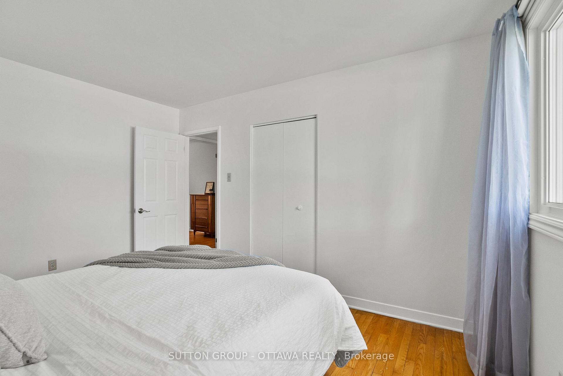 Photo 26 of 45 Larkspur Drive, Ottawa, Lynwood Village — HOMEH