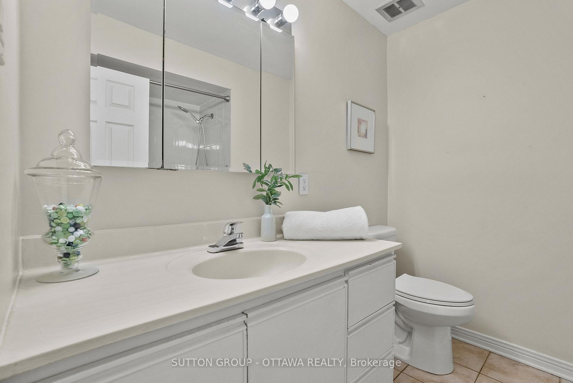 Photo 29 of 45 Larkspur Drive, Ottawa, Lynwood Village — HOMEH