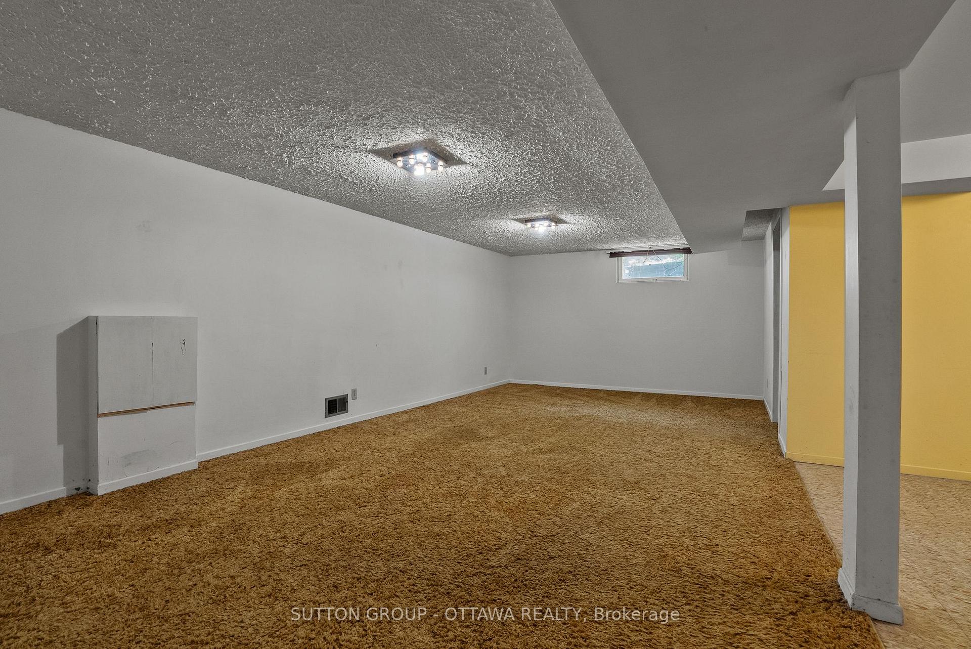 Photo 34 of 45 Larkspur Drive, Ottawa, Lynwood Village — HOMEH
