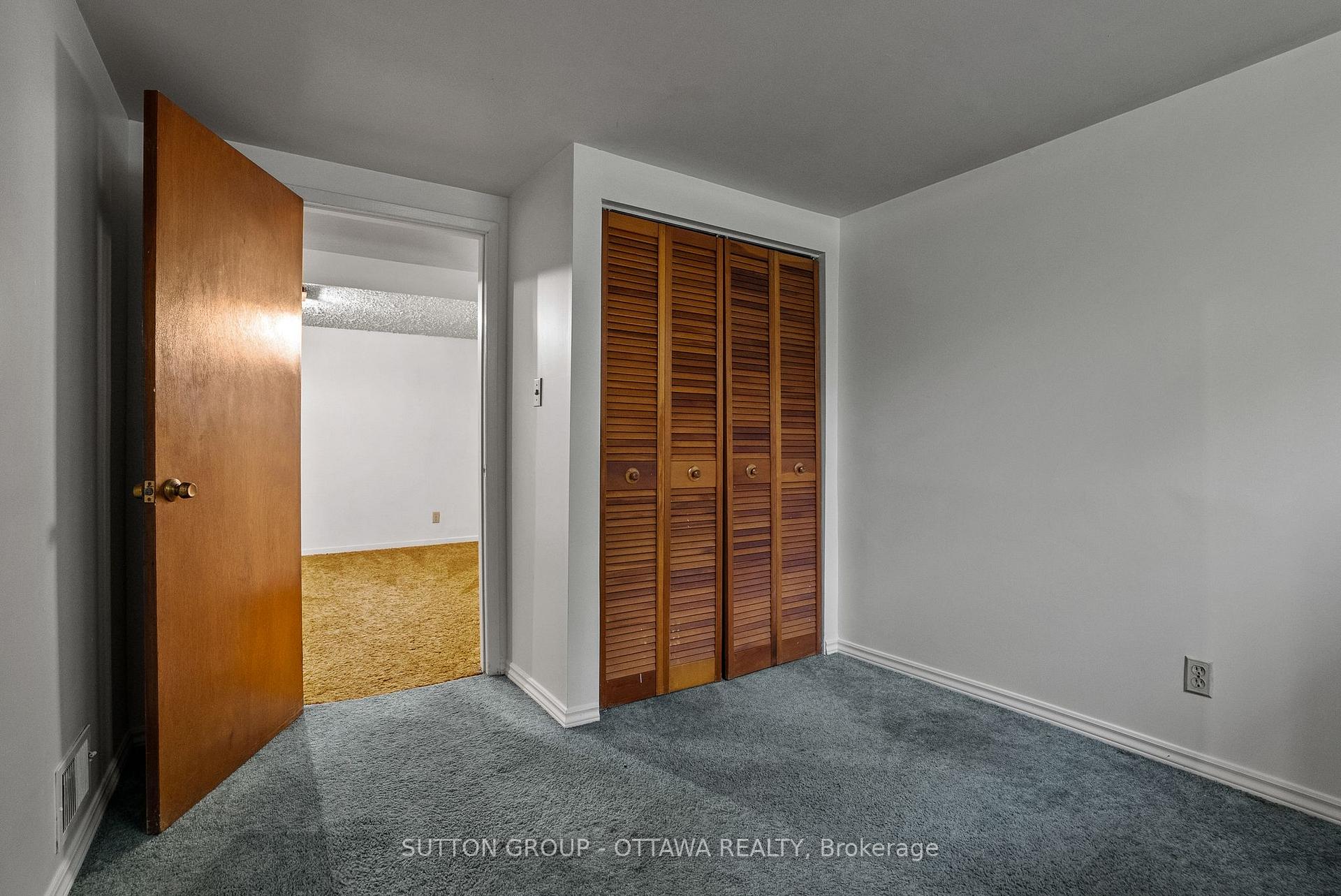 Photo 38 of 45 Larkspur Drive, Ottawa, Lynwood Village — HOMEH