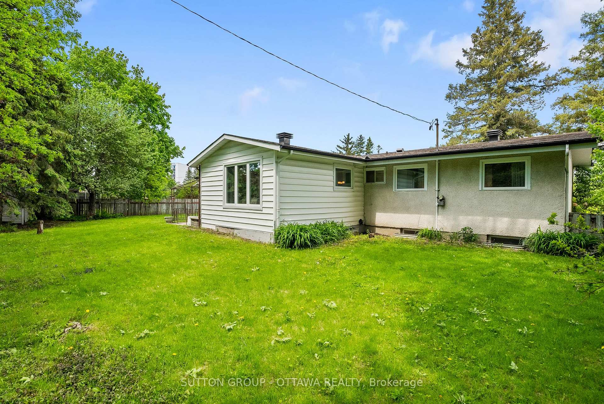 Photo 43 of 45 Larkspur Drive, Ottawa, Lynwood Village — HOMEH