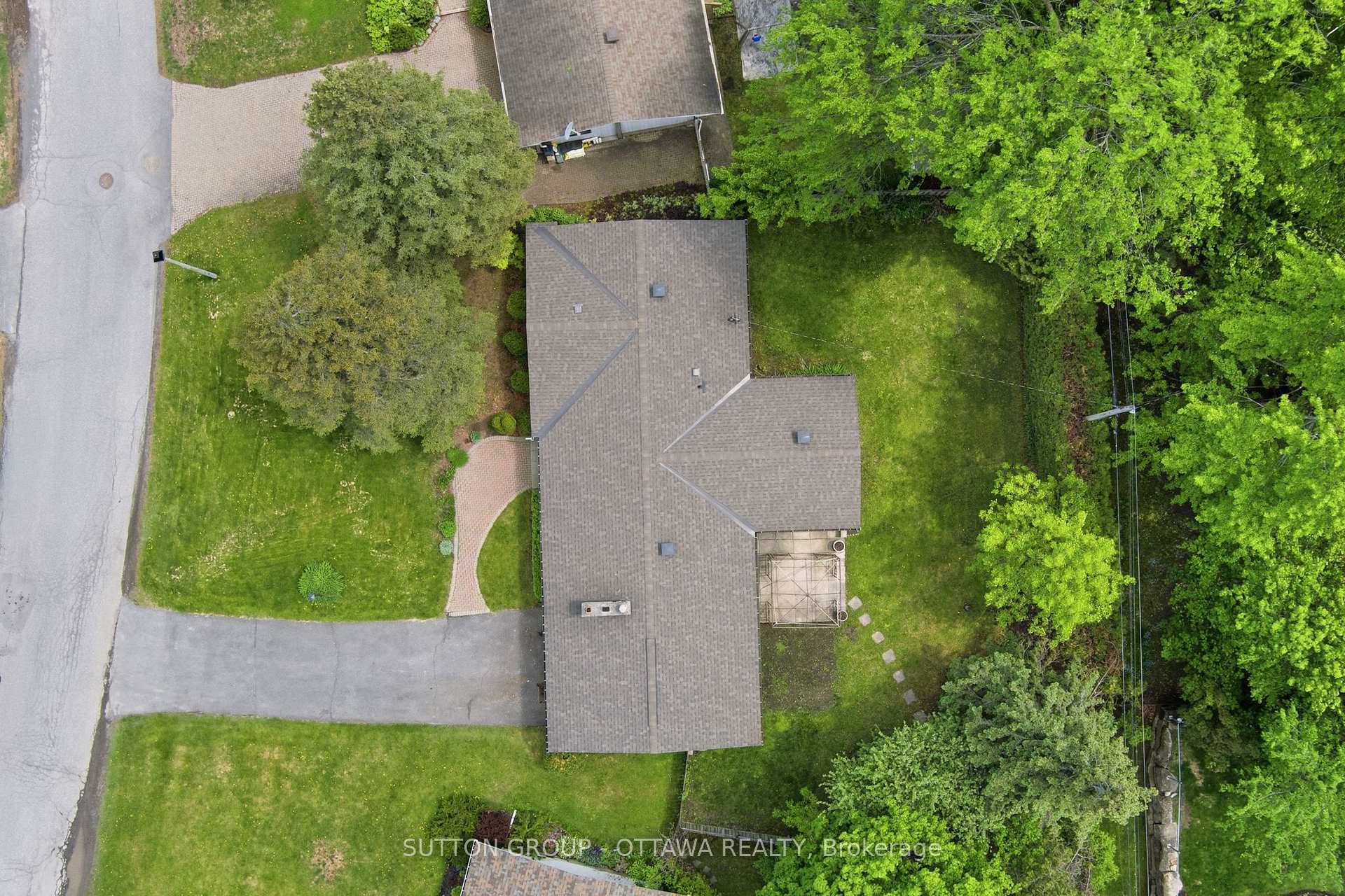 Photo 46 of 45 Larkspur Drive, Ottawa, Lynwood Village — HOMEH