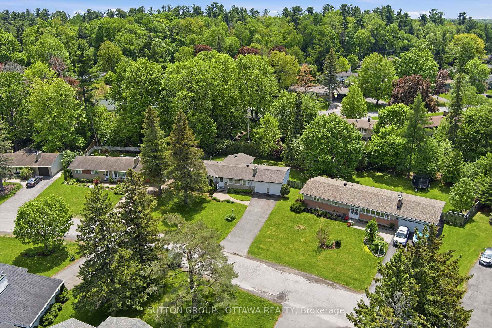 Photo 47 of 45 Larkspur Drive, Ottawa, Lynwood Village — HOMEH