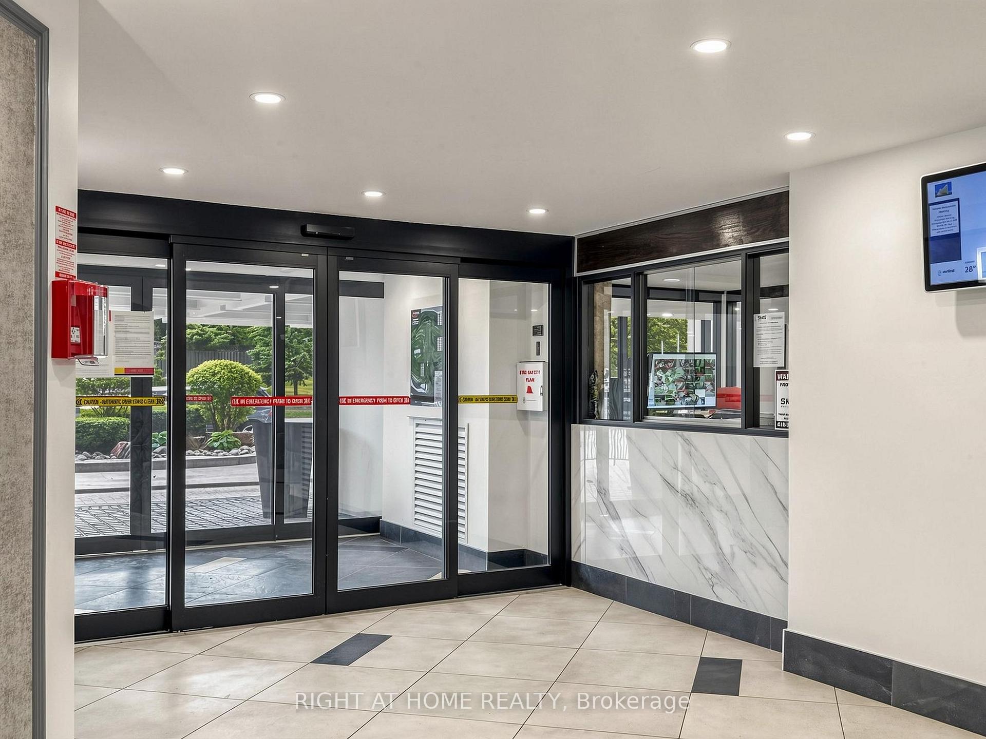 Photo 6 of Unit 915, 5 Vicora Linkway Way, Toronto, Flemingdon Park — HOMEH
