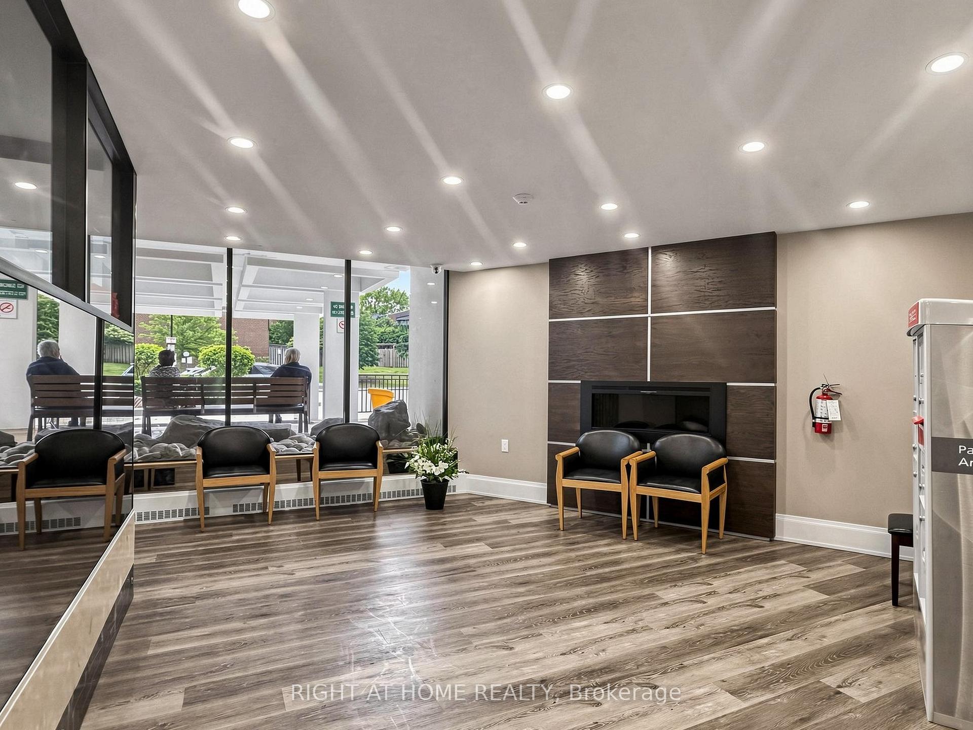 Photo 7 of Unit 915, 5 Vicora Linkway Way, Toronto, Flemingdon Park — HOMEH