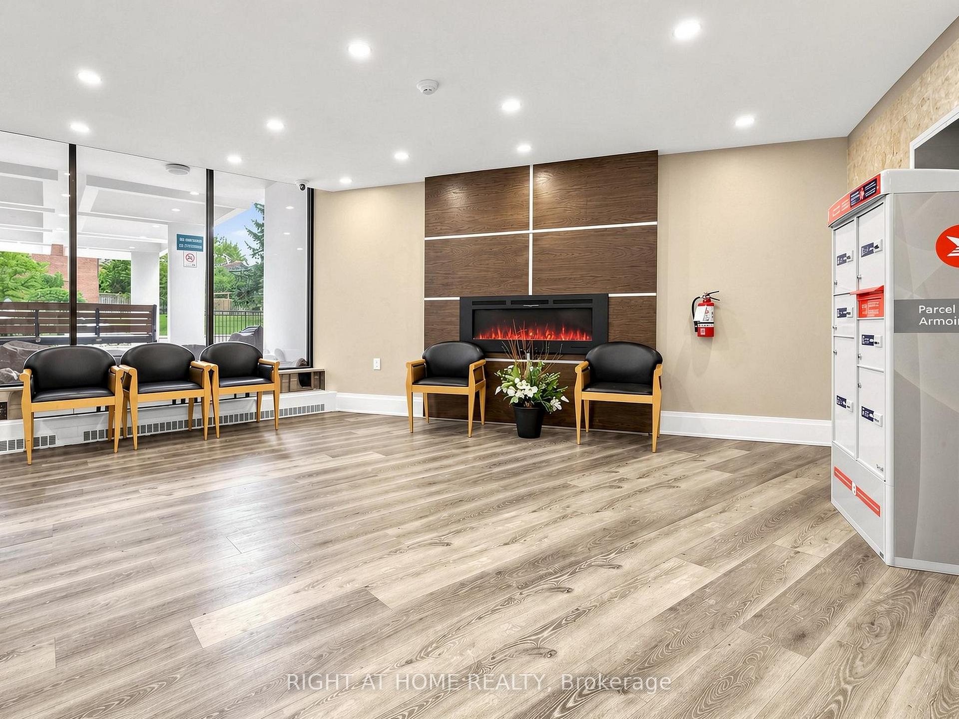 Photo 8 of Unit 915, 5 Vicora Linkway Way, Toronto, Flemingdon Park — HOMEH