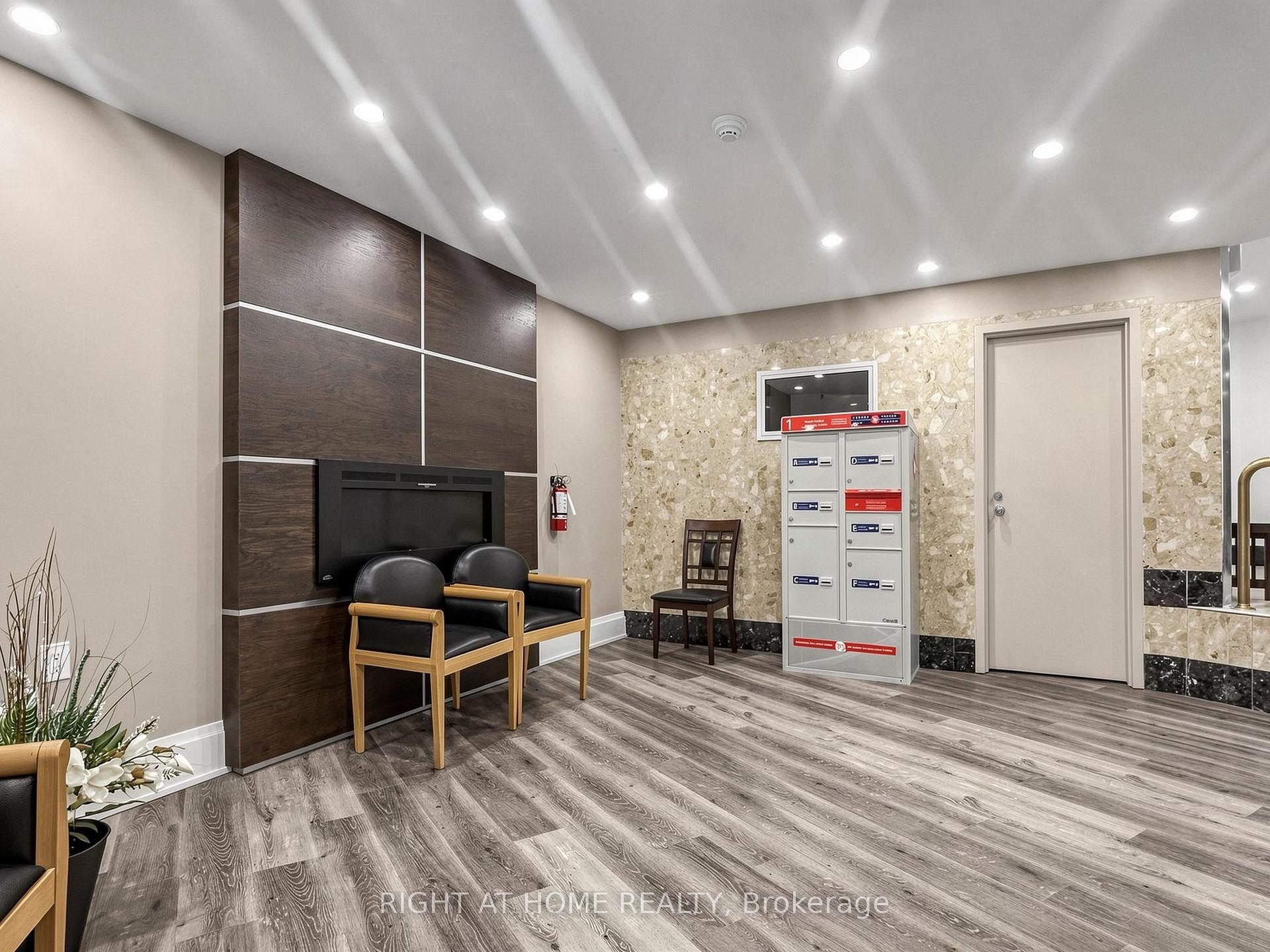 Photo 11 of Unit 915, 5 Vicora Linkway Way, Toronto, Flemingdon Park — HOMEH