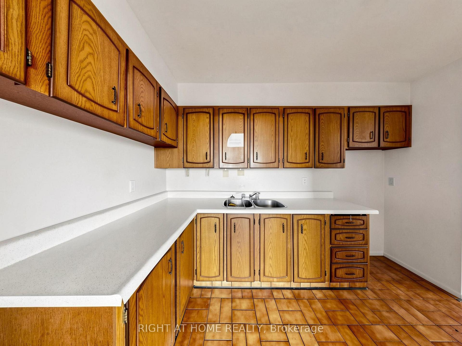 Photo 20 of Unit 915, 5 Vicora Linkway Way, Toronto, Flemingdon Park — HOMEH