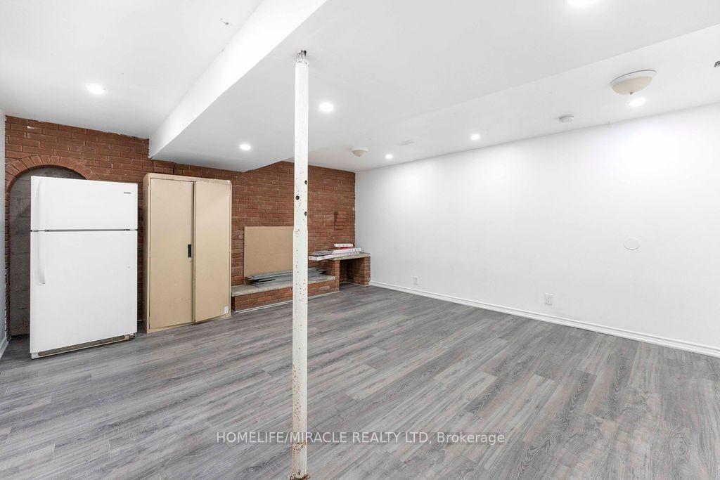 Photo 4 of Unit Basement, 2037 Simcoe Street N, Oshawa, Samac — HOMEH
