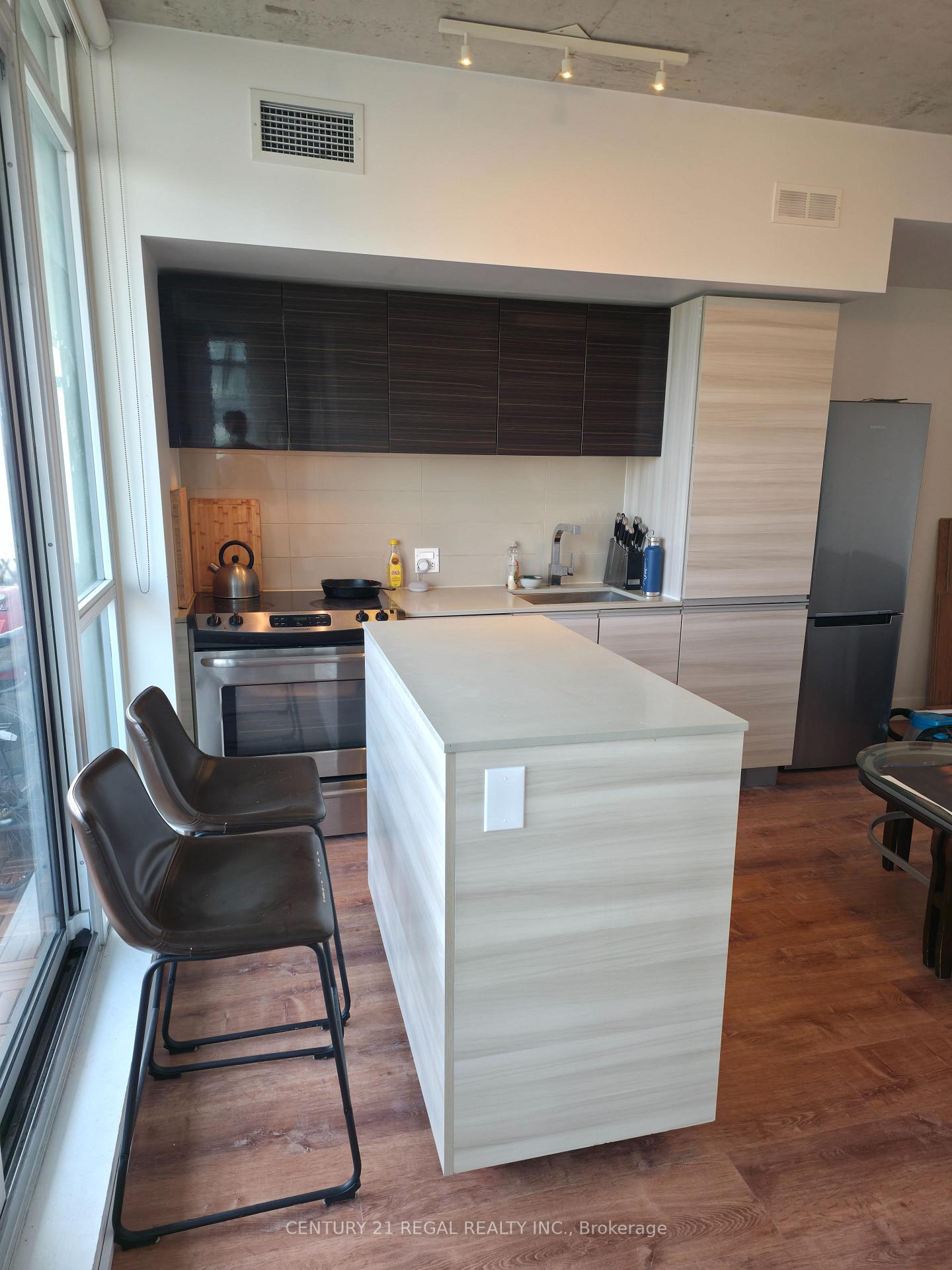 Photo 3 of Unit 705, 20 Minowan Miikan Lane, Toronto, Little Portugal — HOMEH