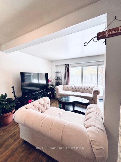 Photo 7 of Unit 7, 925 Bayly Street, Pickering, West Shore — HOMEH