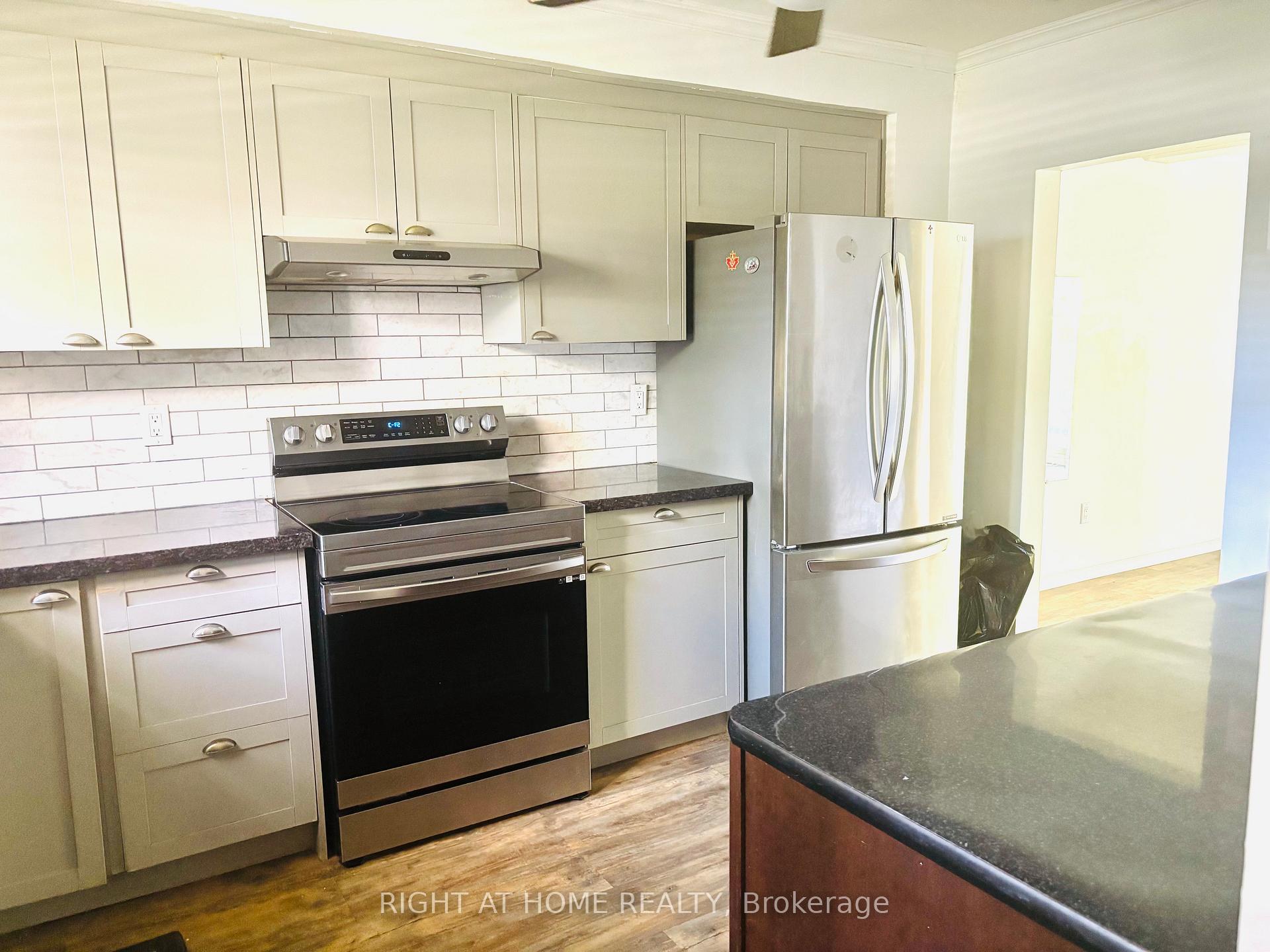 Photo 12 of Unit 7, 925 Bayly Street, Pickering, West Shore — HOMEH