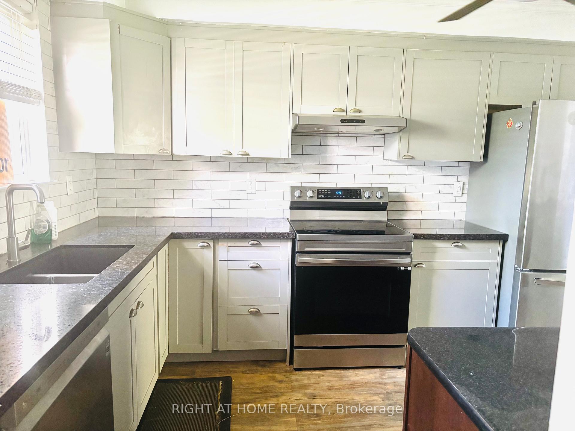 Photo 13 of Unit 7, 925 Bayly Street, Pickering, West Shore — HOMEH