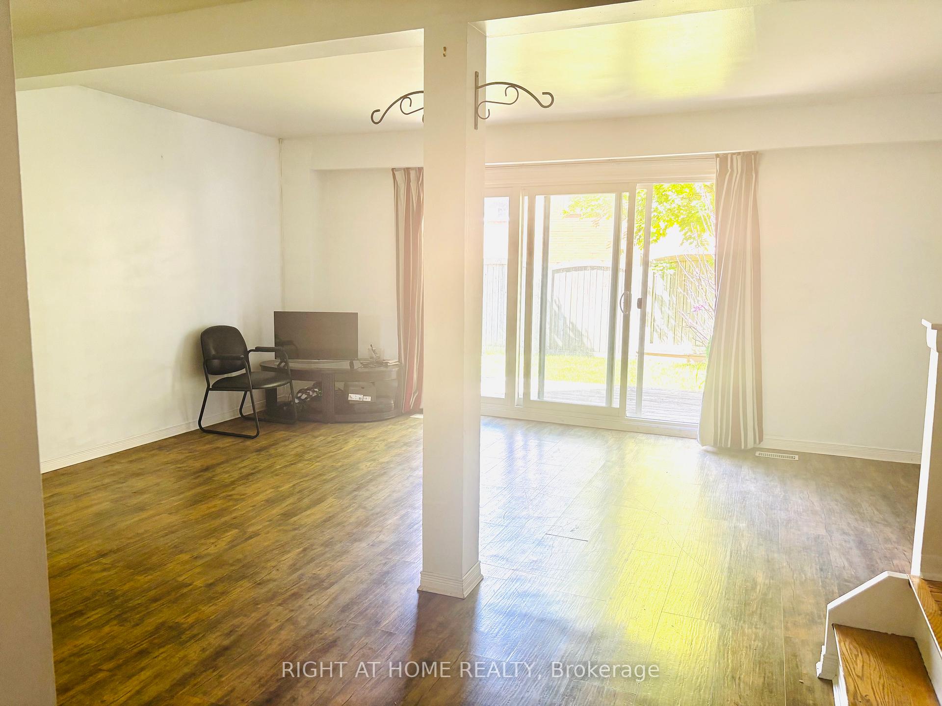 Photo 36 of Unit 7, 925 Bayly Street, Pickering, West Shore — HOMEH