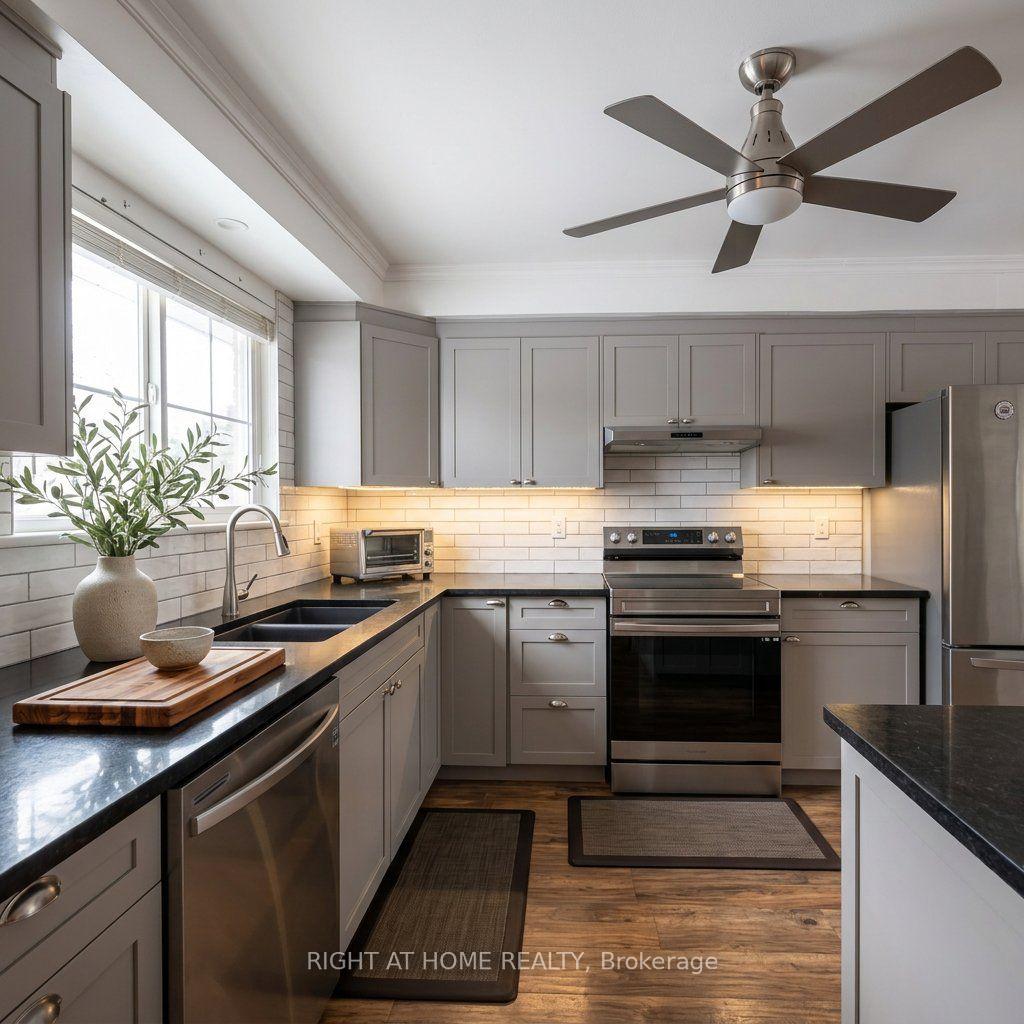 Photo 6 of Unit 7, 925 Bayly Street, Pickering, West Shore — HOMEH
