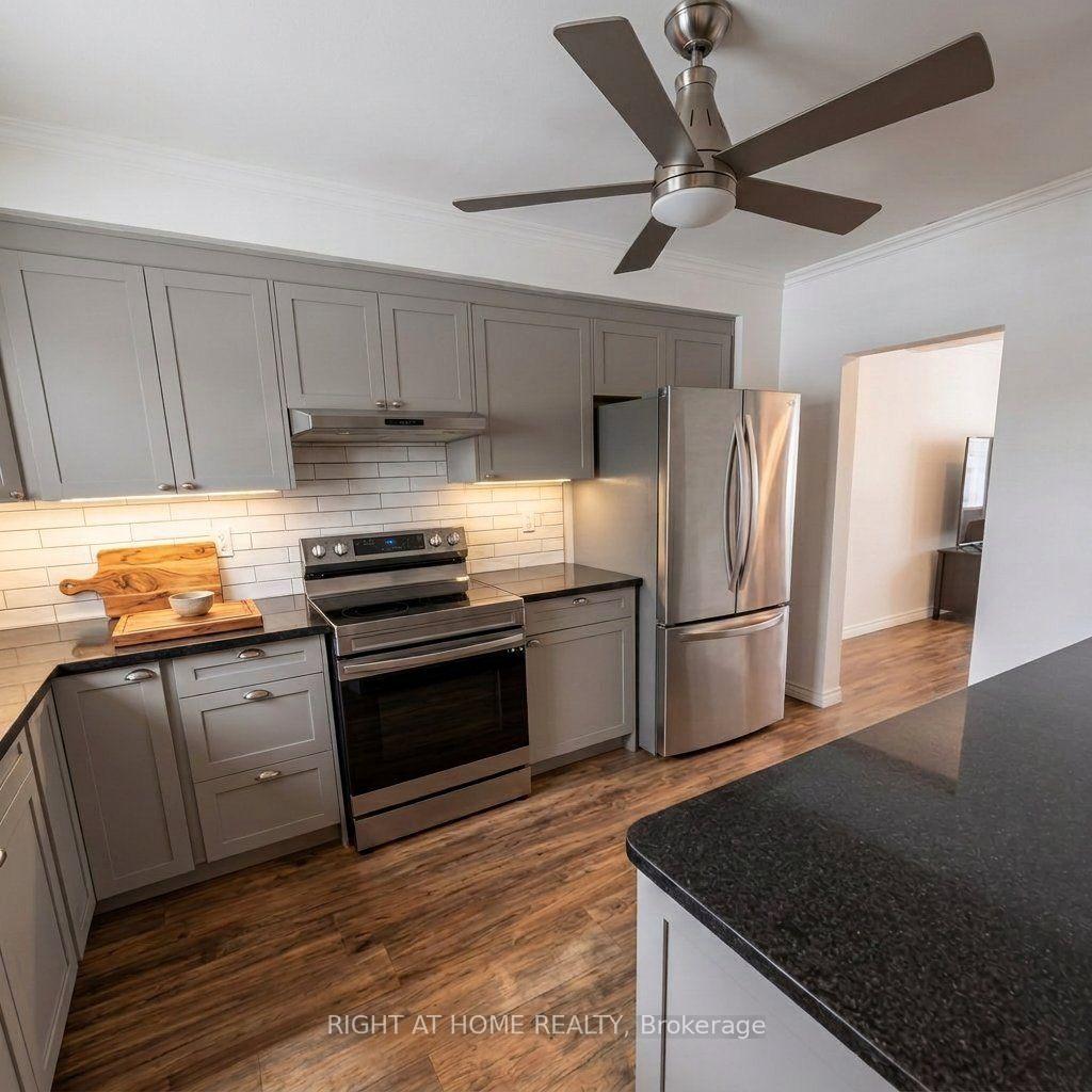 Photo 8 of Unit 7, 925 Bayly Street, Pickering, West Shore — HOMEH