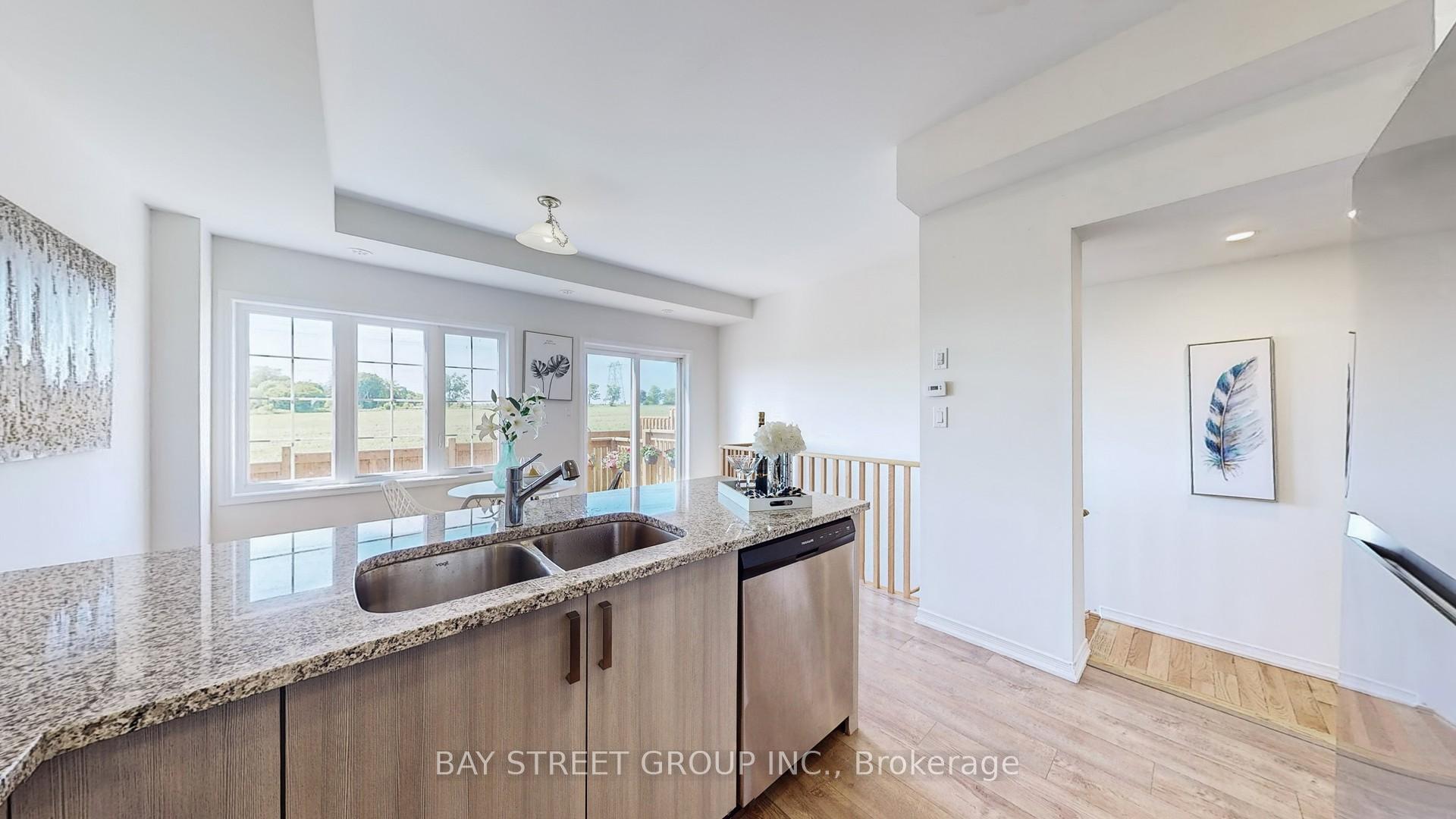 Photo 6 of 2695 Magdalen Path, Oshawa, Windfields — HOMEH