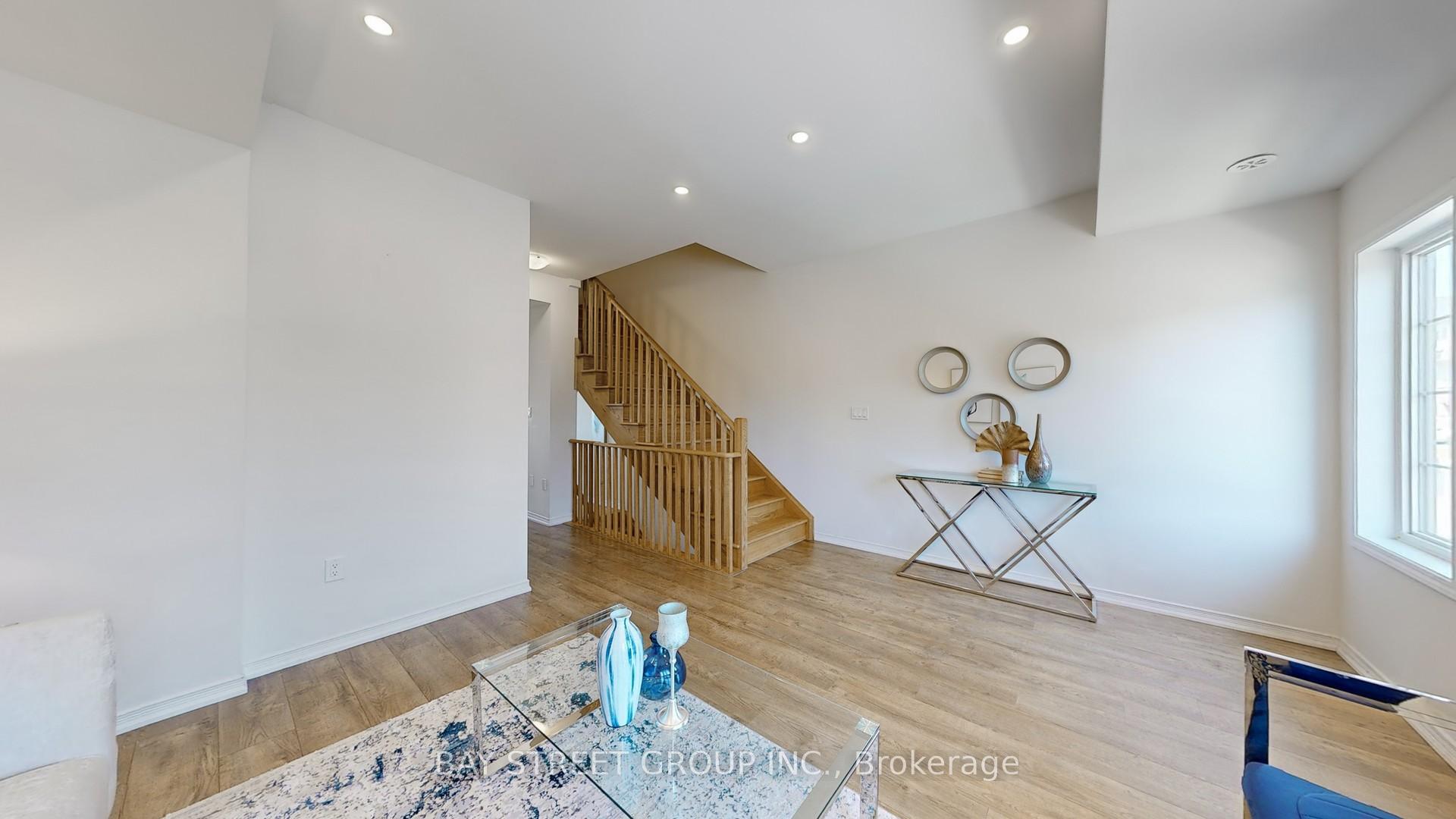 Photo 8 of 2695 Magdalen Path, Oshawa, Windfields — HOMEH