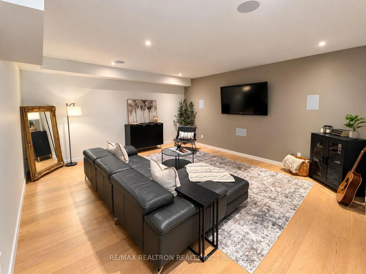 Photo 46 of 87 Otonabee Avenue, North York, Newtonbrook East — HOMEH