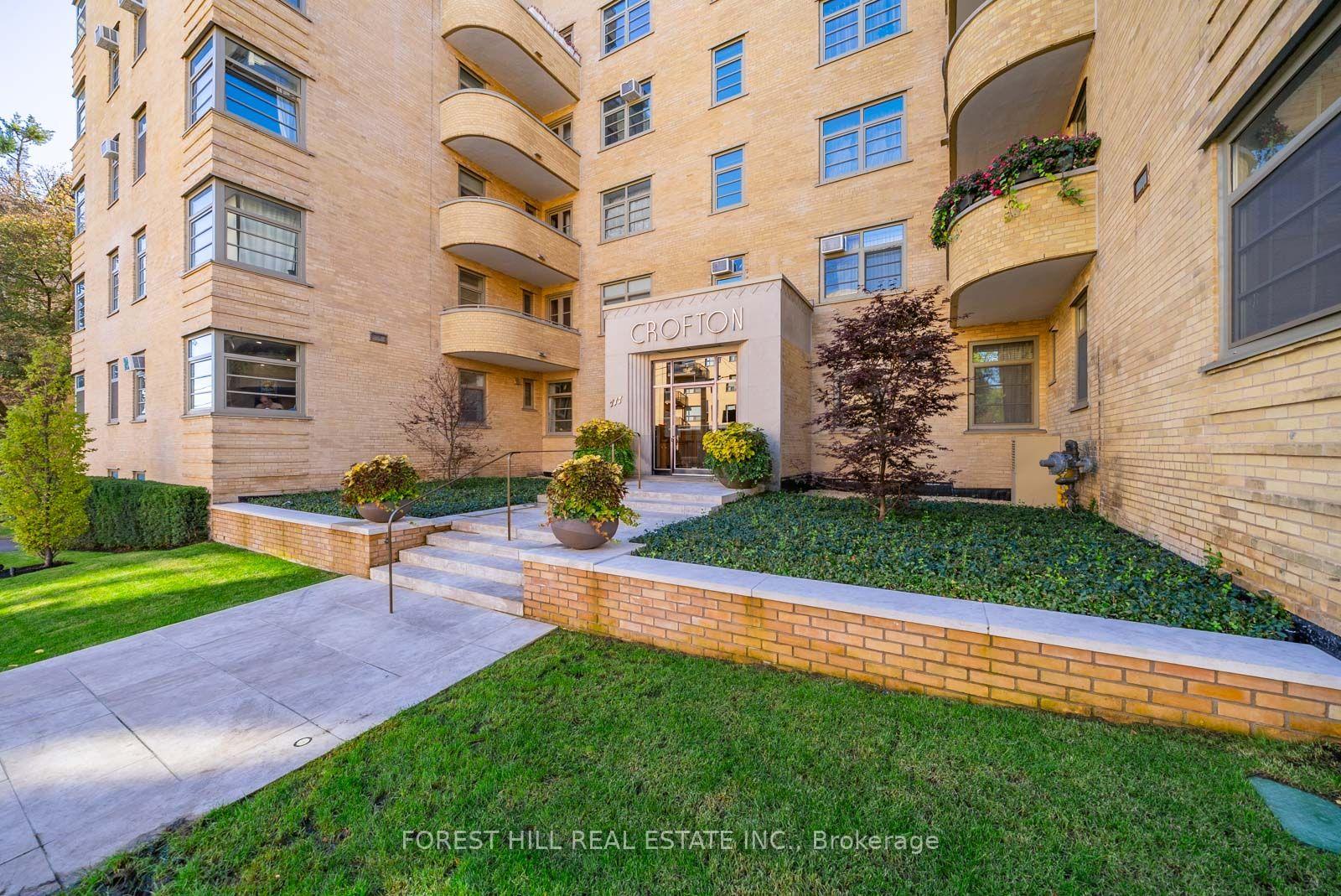 Photo of Unit 301, 717 Eglinton Avenue W