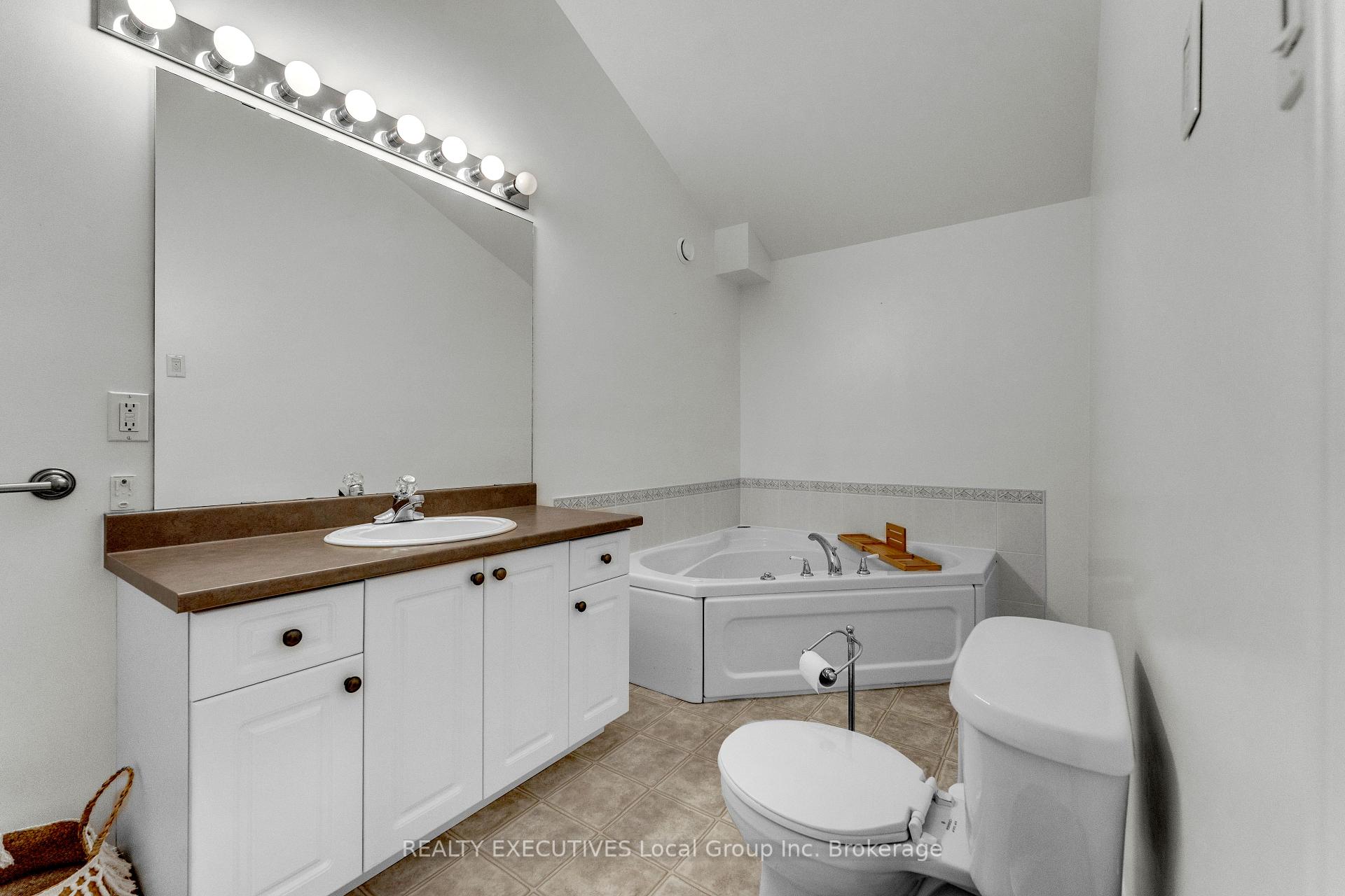 Photo 23 of 87 Fairway Drive, Callander — HOMEH
