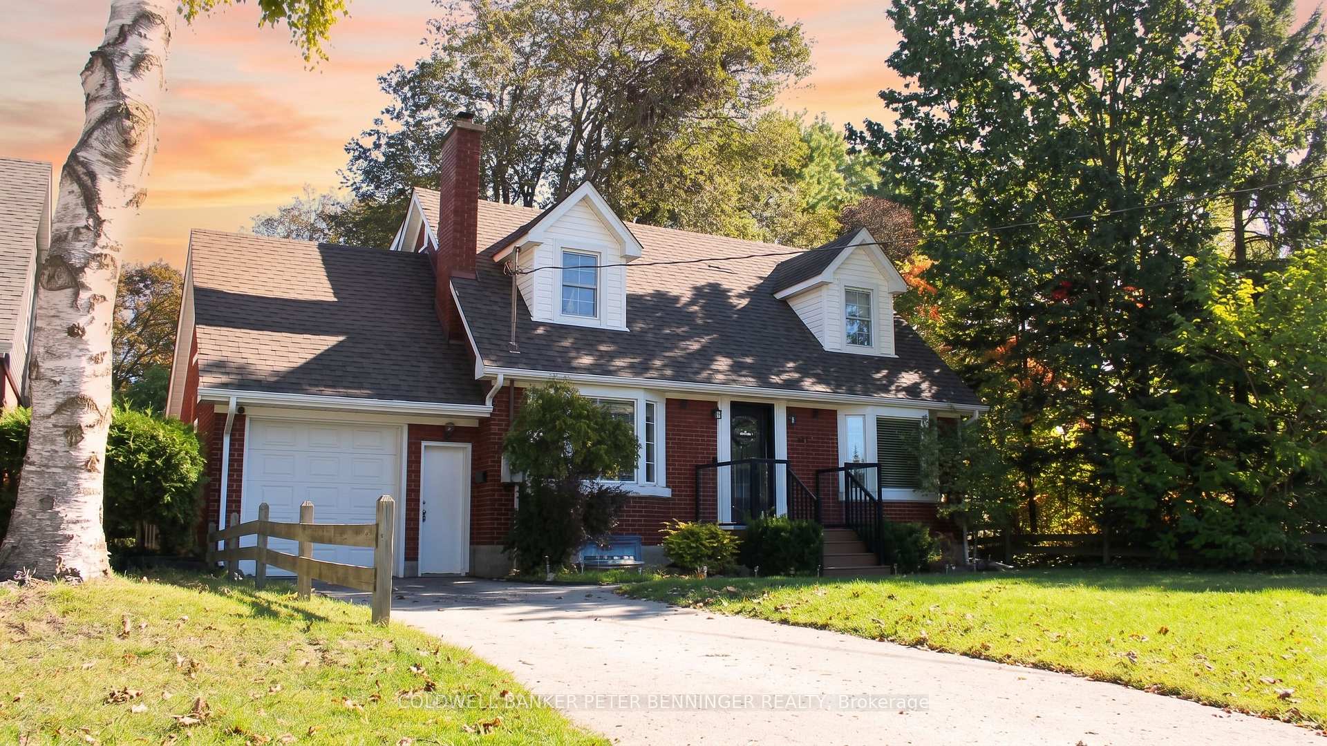 Photo 1 of 84 Ethel Street, Kitchener, Heritage Park/Rosemount — HOMEH