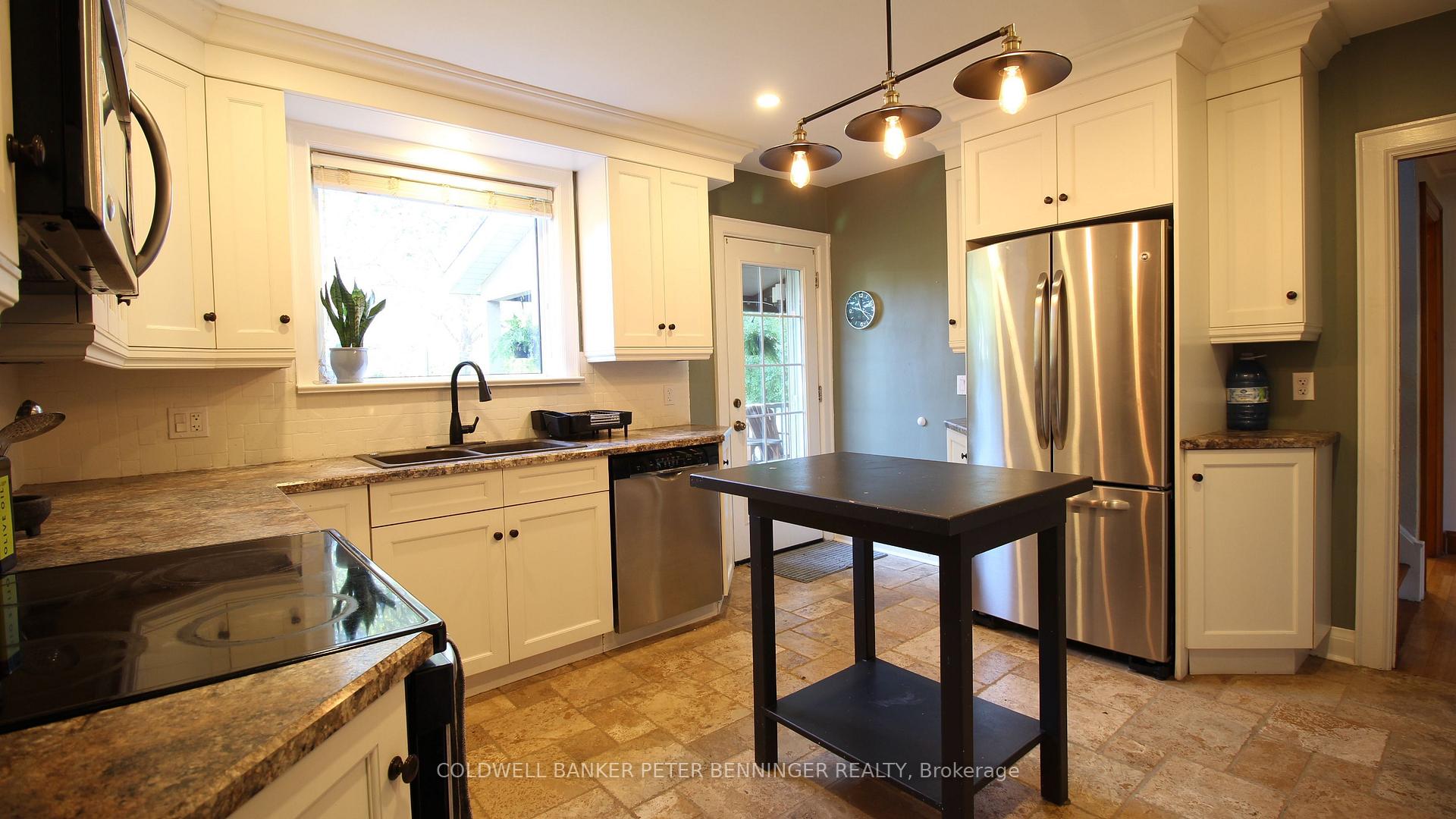 Photo 12 of 84 Ethel Street, Kitchener, Heritage Park/Rosemount — HOMEH