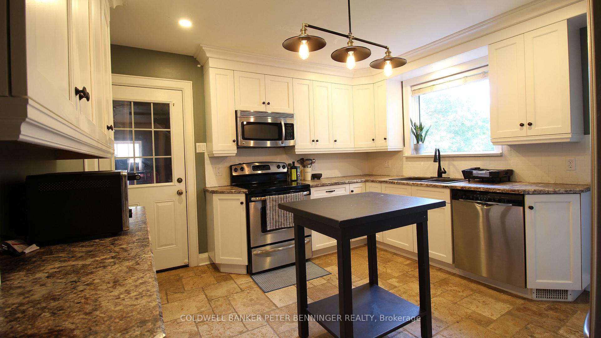 Photo 11 of 84 Ethel Street, Kitchener, Heritage Park/Rosemount — HOMEH