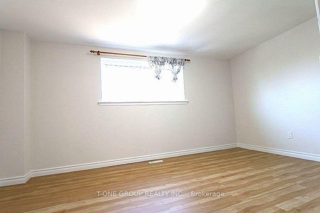 Photo 9 of Unit 9, 8 Liszt Gate, North York, Hillcrest Village — HOMEH