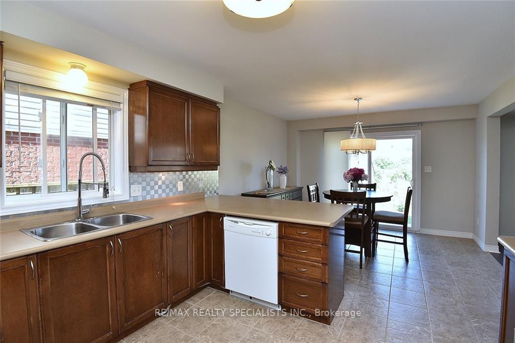 Photo 10 of Unit UPPER ROOM, 310 Brigadoon Drive, Hamilton, Kernighan — HOMEH